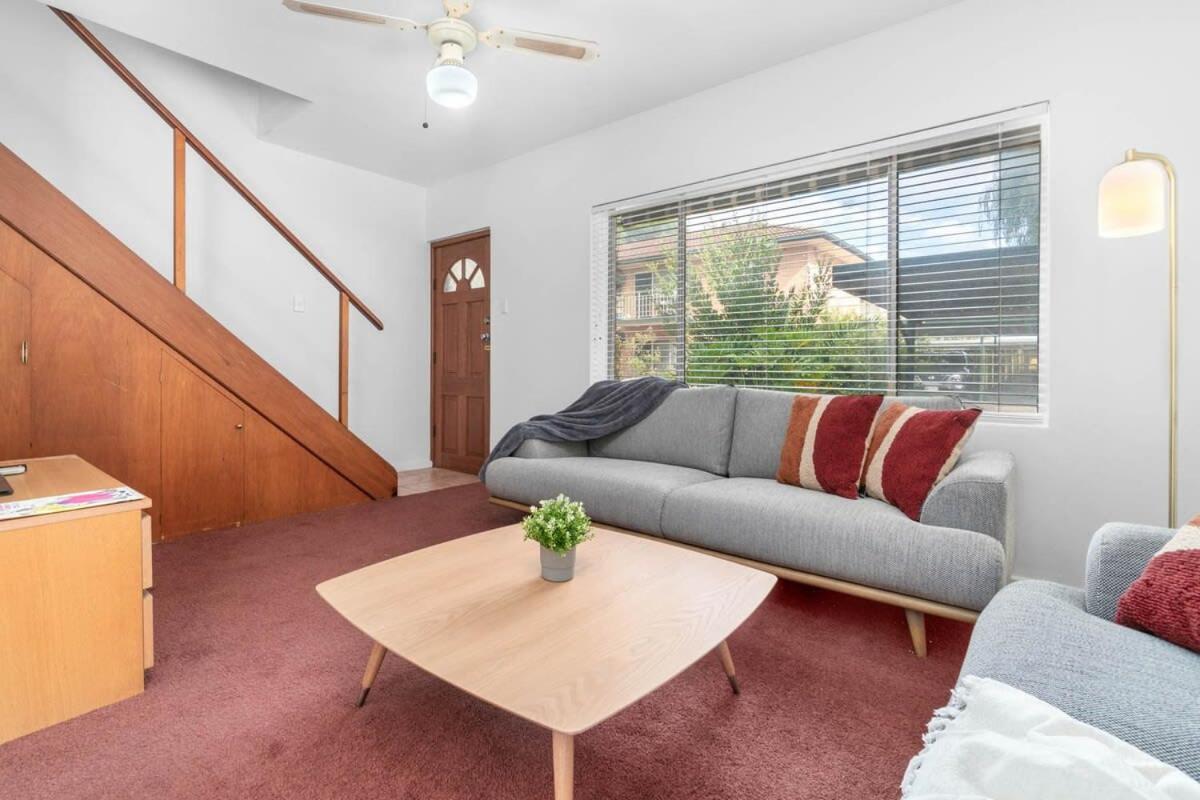 In Between City Sea & Airport - 2BR Vacation Home