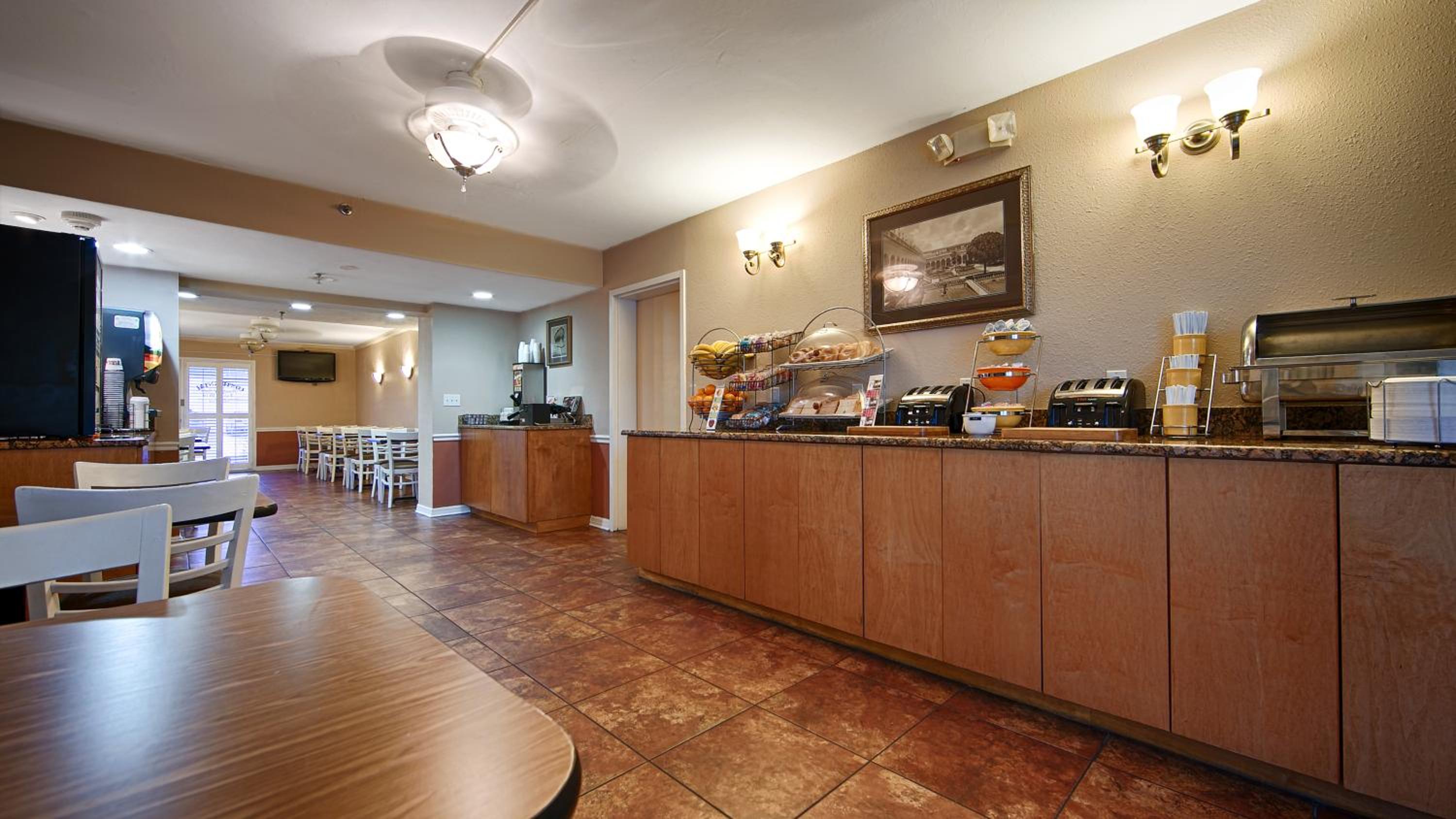 Baymont by Wyndham Sarasota - Property Image 35