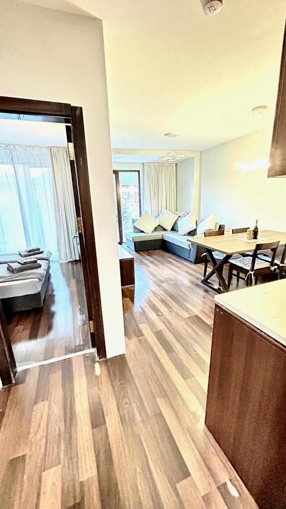 ALTITUDE MOUNTAIN APARTMENTS ASPEN at GONDOLA BANSKO