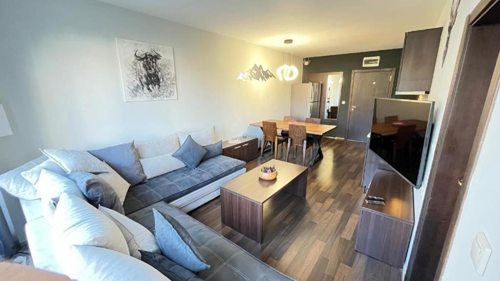 ALTITUDE MOUNTAIN APARTMENTS ASPEN at GONDOLA BANSKO