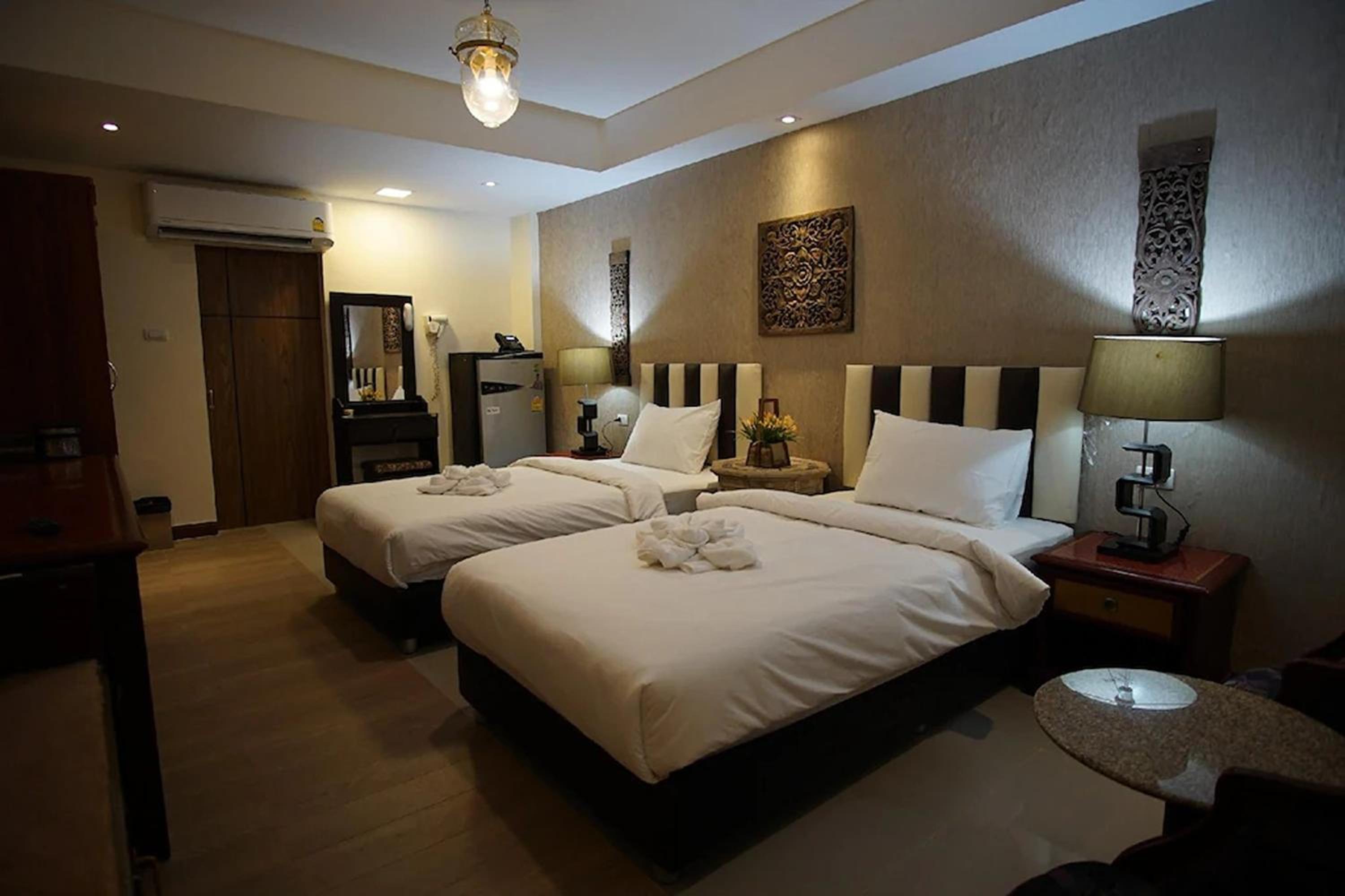 Kim Hotel At Bangplong view 5