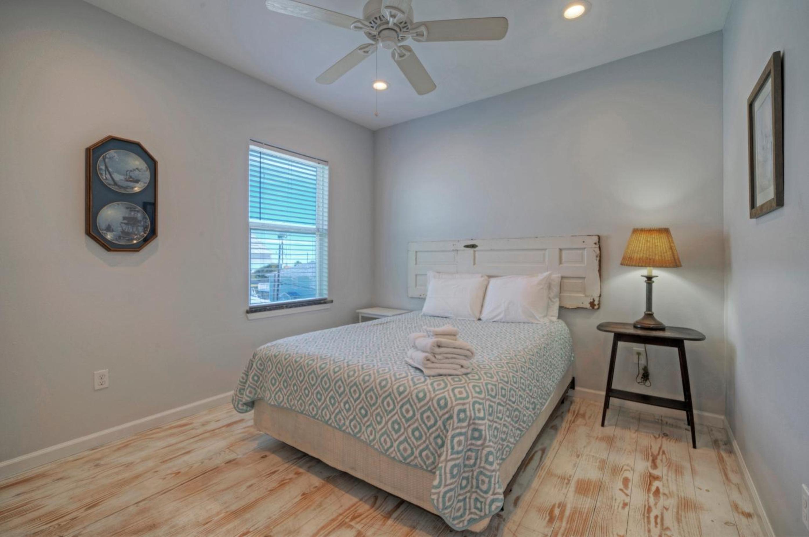 6BDR Balcony w Bay View Shared Pool Boat Dock Keeper Red by AvantStay