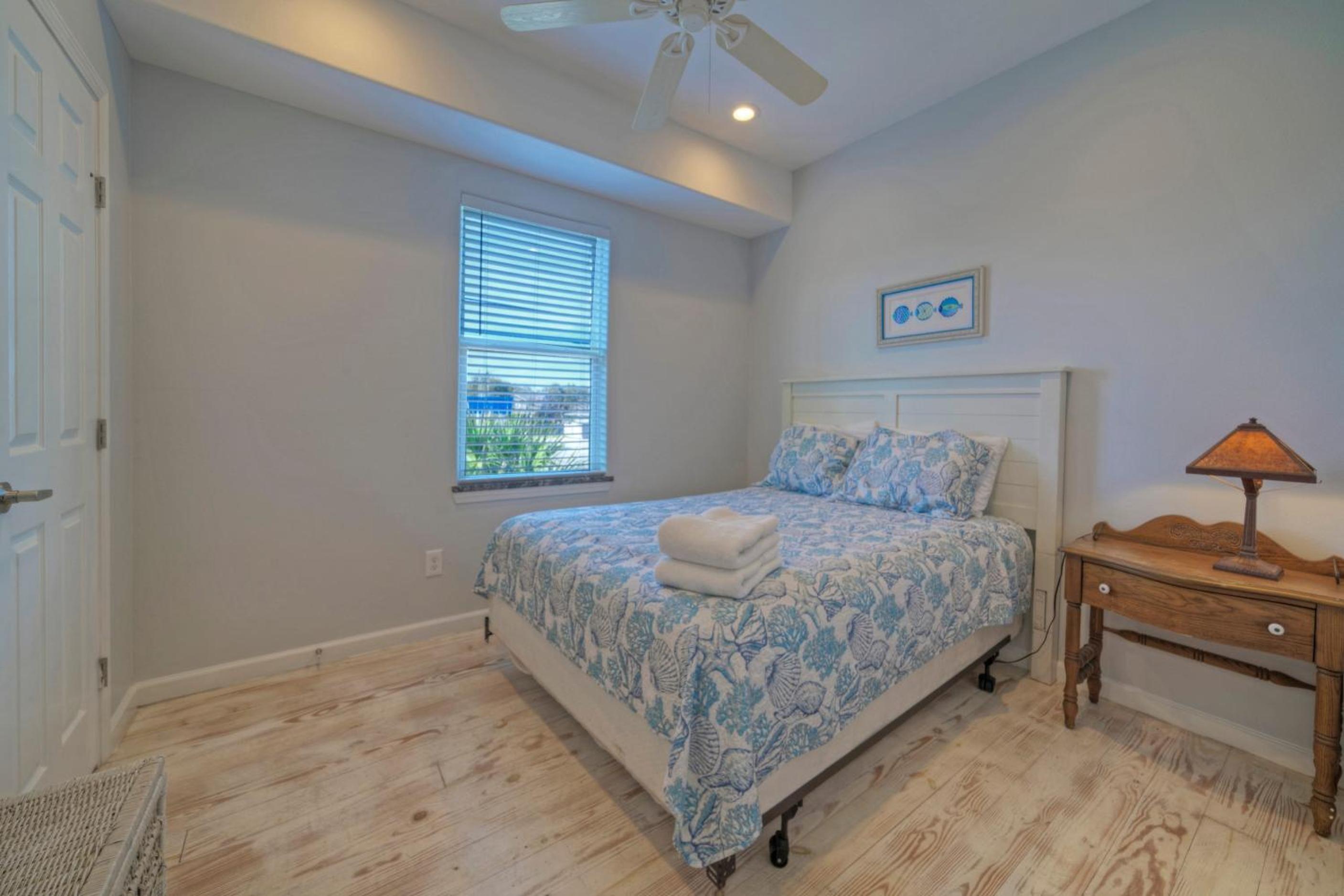 6BDR Balcony w Bay View Shared Pool Boat Dock Keeper Red by AvantStay