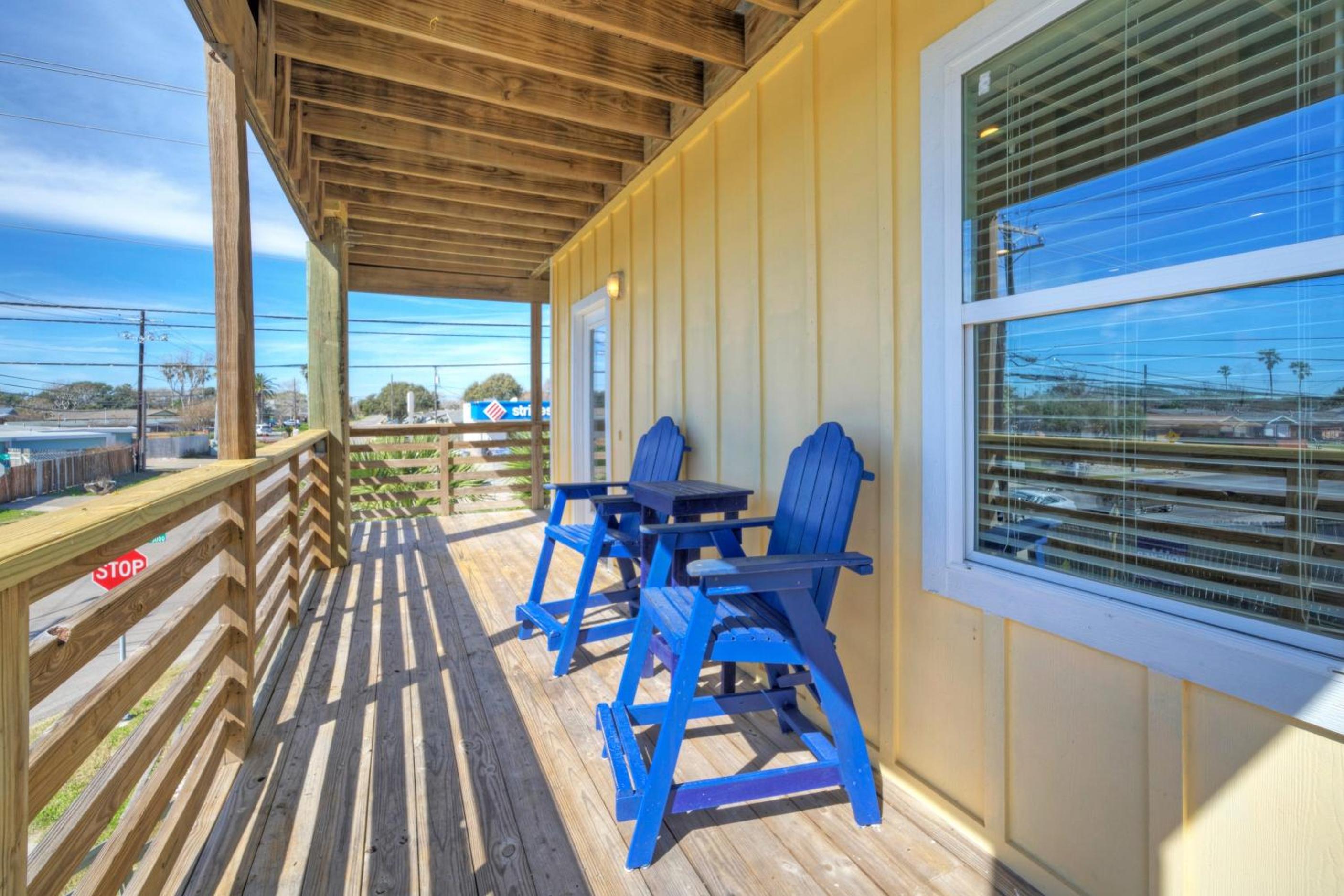 6BDR Balcony w Bay View Shared Pool Boat Dock Keeper Red by AvantStay