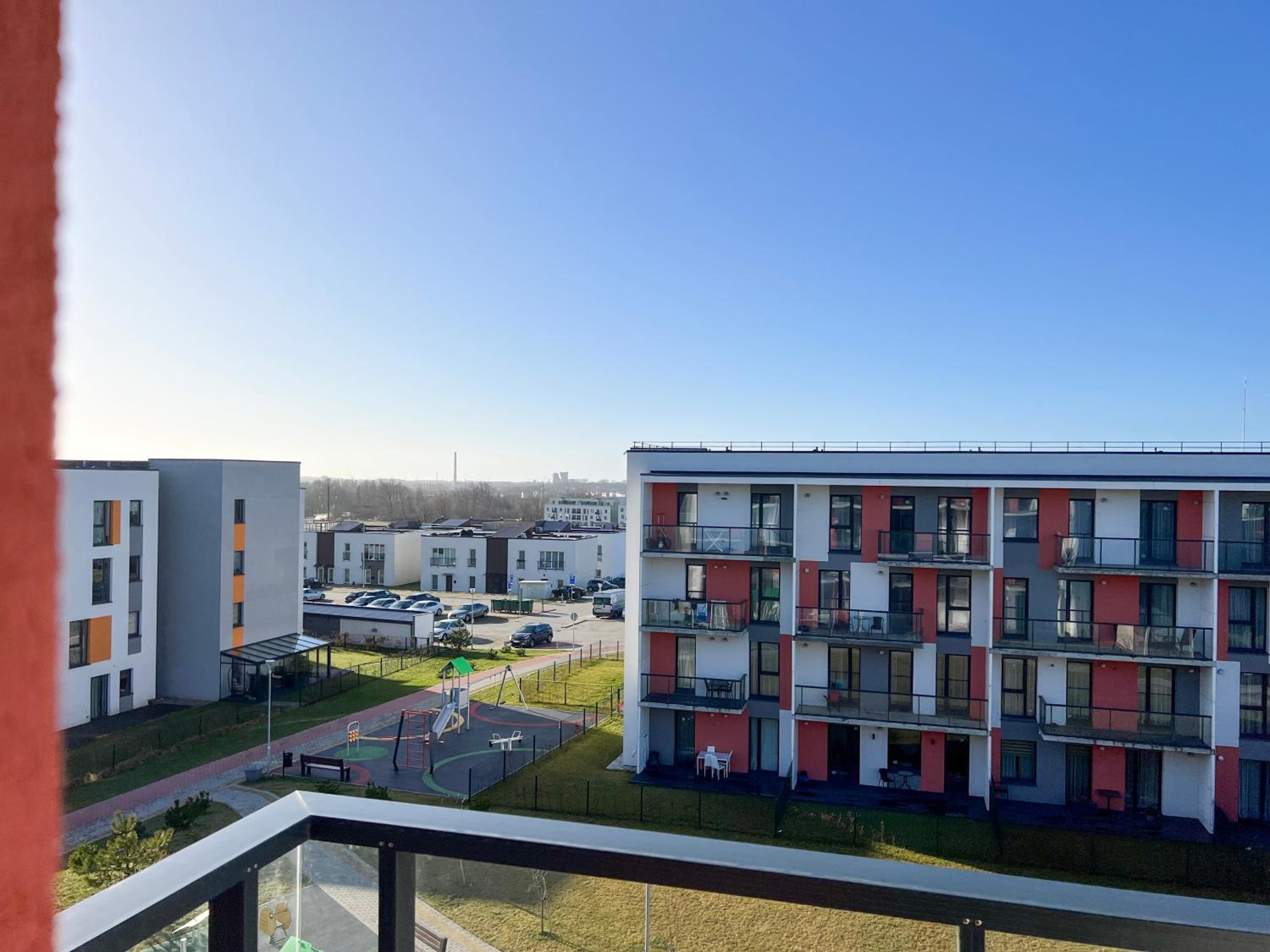 Cozy Designer Apartments, Self Check-In & FREE Parking view 5
