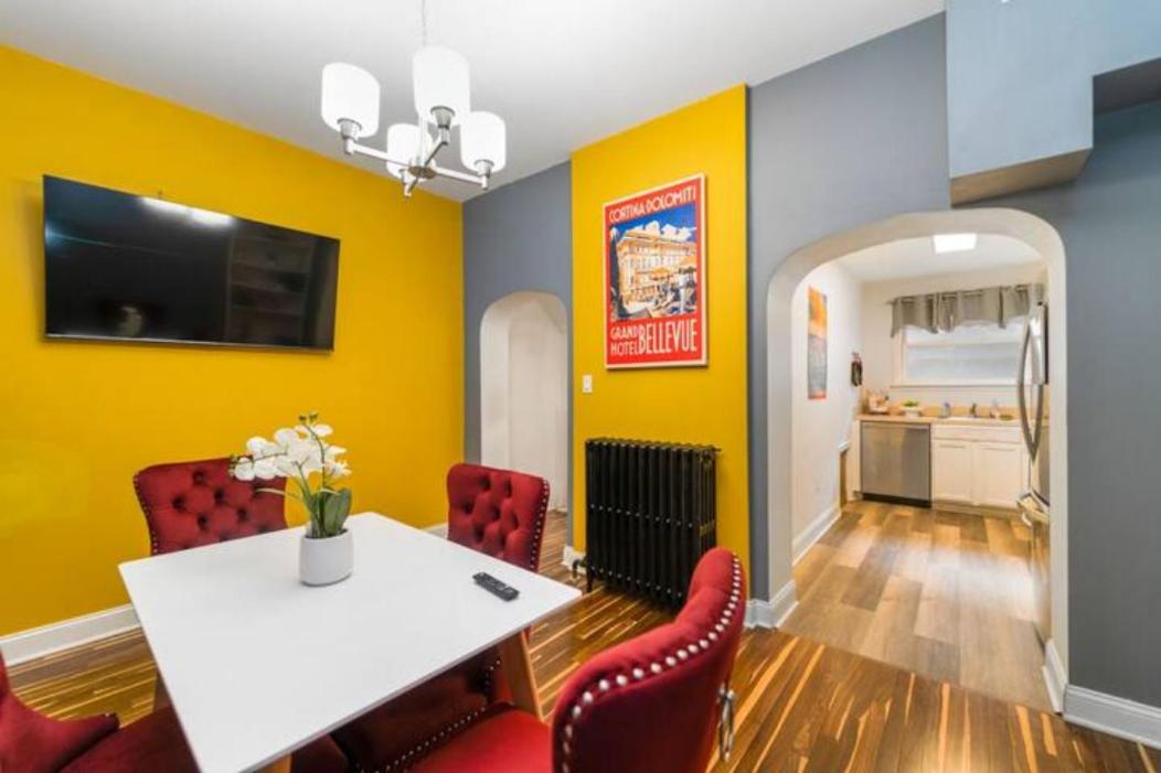 Chic 5 BD home in Little Italy view 5