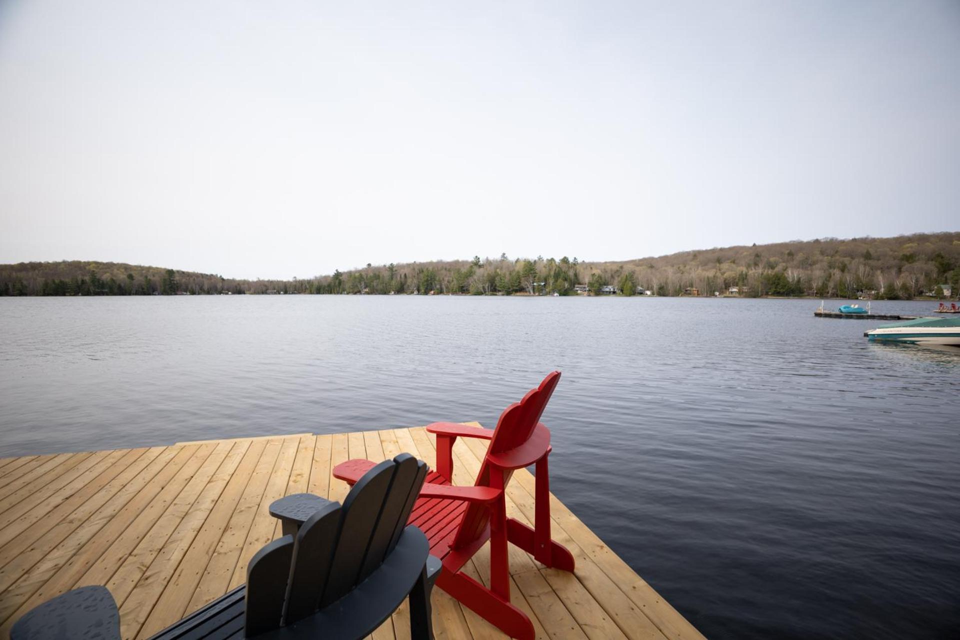 Cozy front lake cottage!