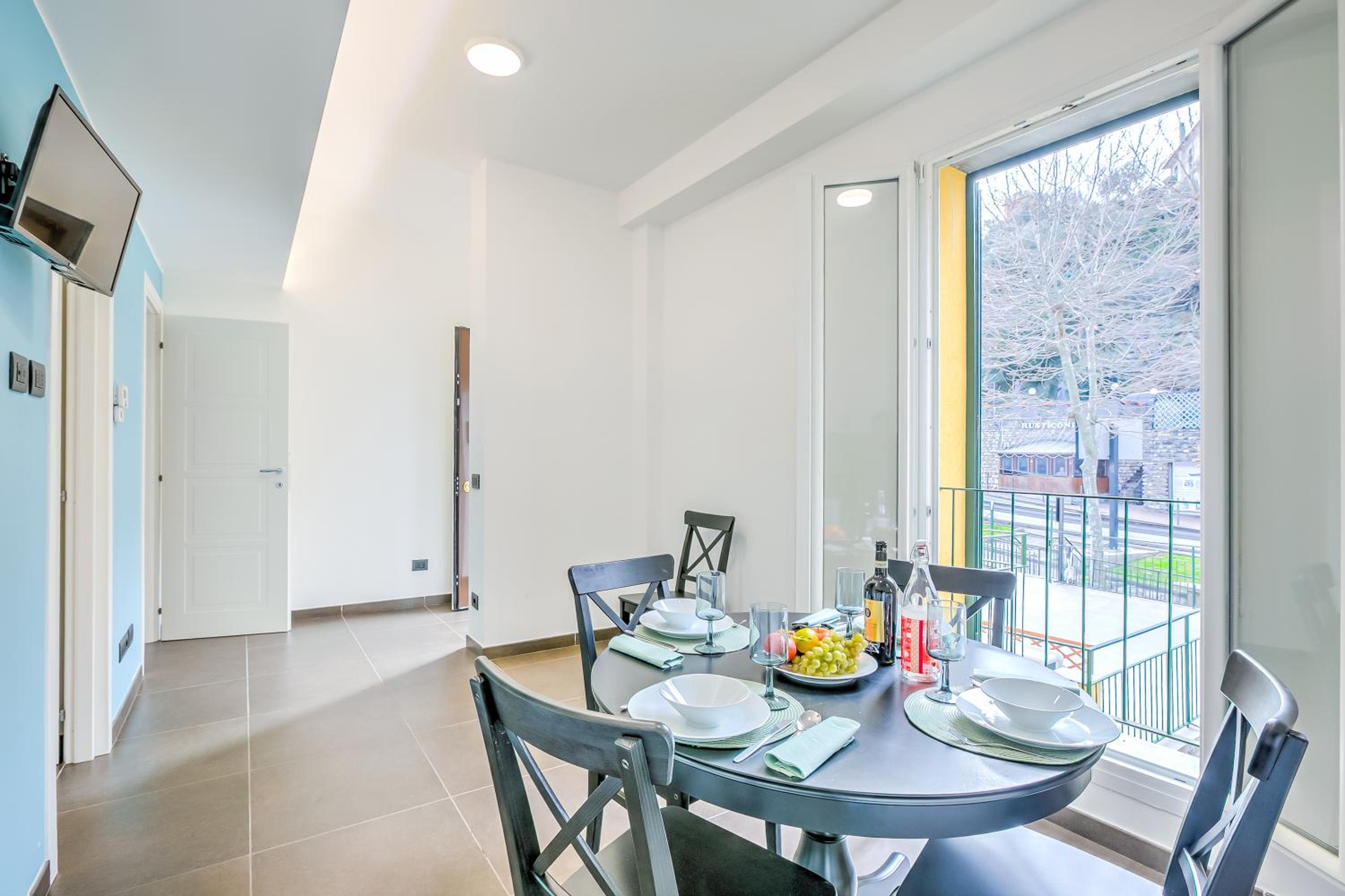 Perla Marina Seaside Apartments - Happy Rentals view 2
