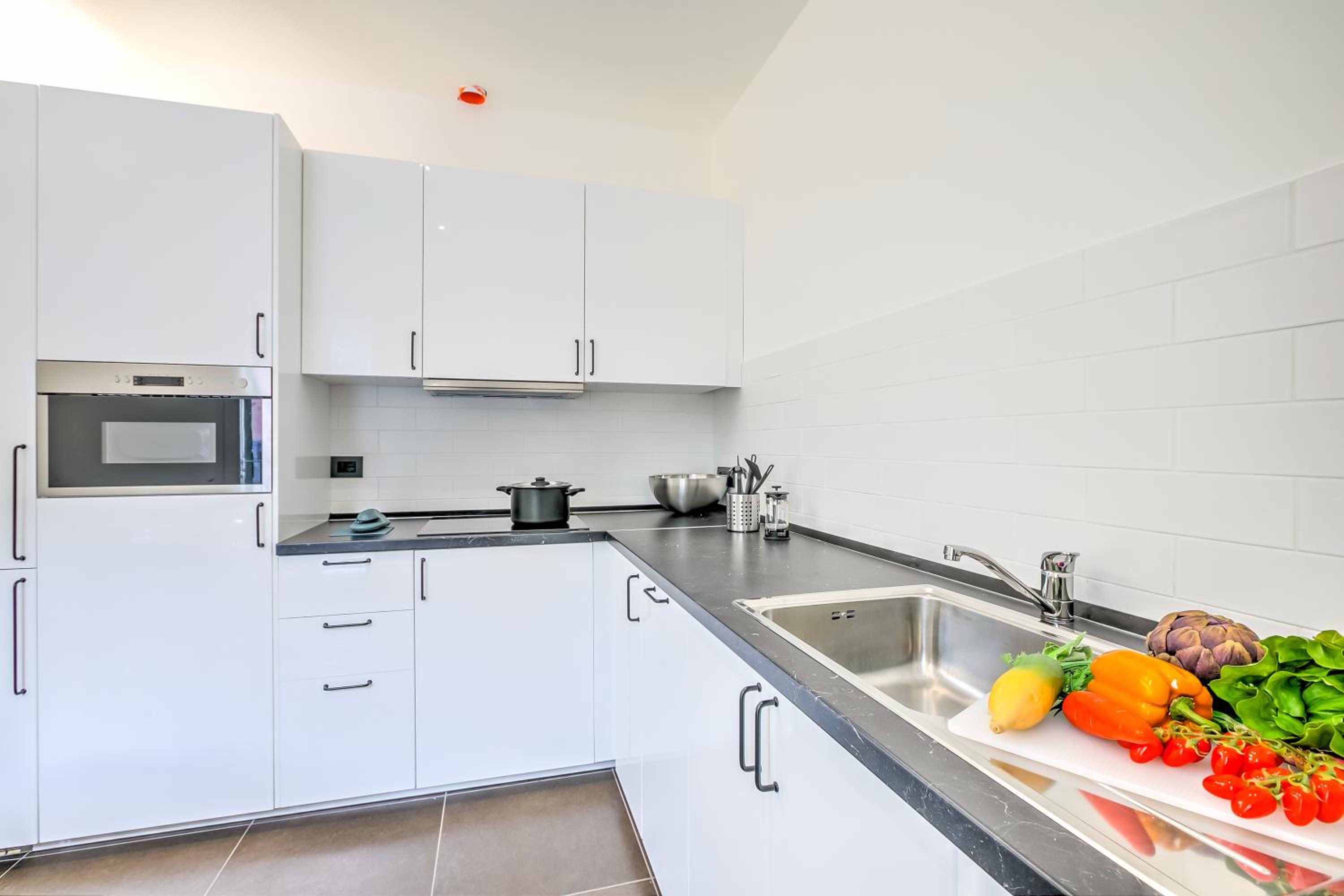 Perla Marina Seaside Apartments - Happy Rentals view 4