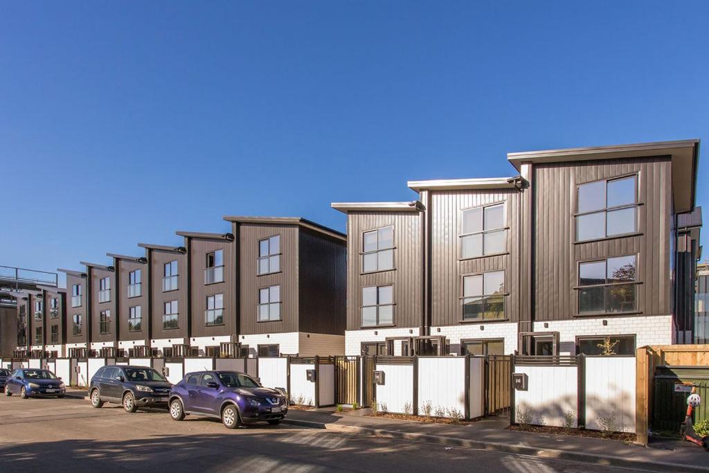 New 2Bdrm 2Brm Hospital CBD Hagley Park Locationn view 3