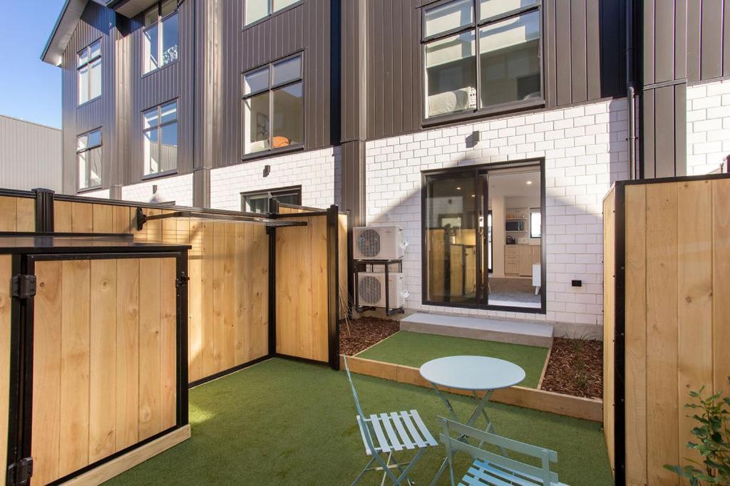 New 2Bdrm 2Brm Hospital CBD Hagley Park Locationn view 4
