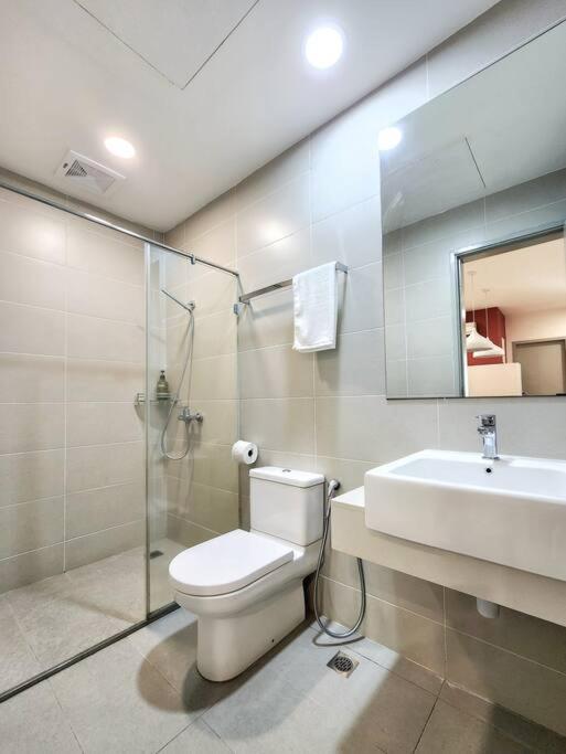 Modern Suite in Penang Island photo 2