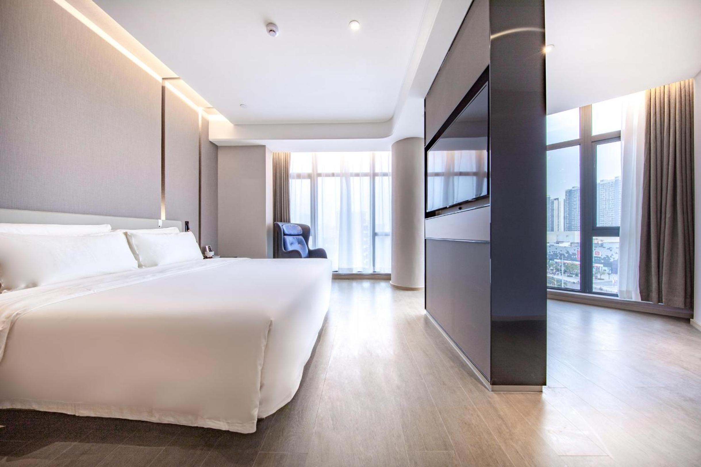 Atour Hotel Ningbo Yinzhou Wanda Mingzhouli