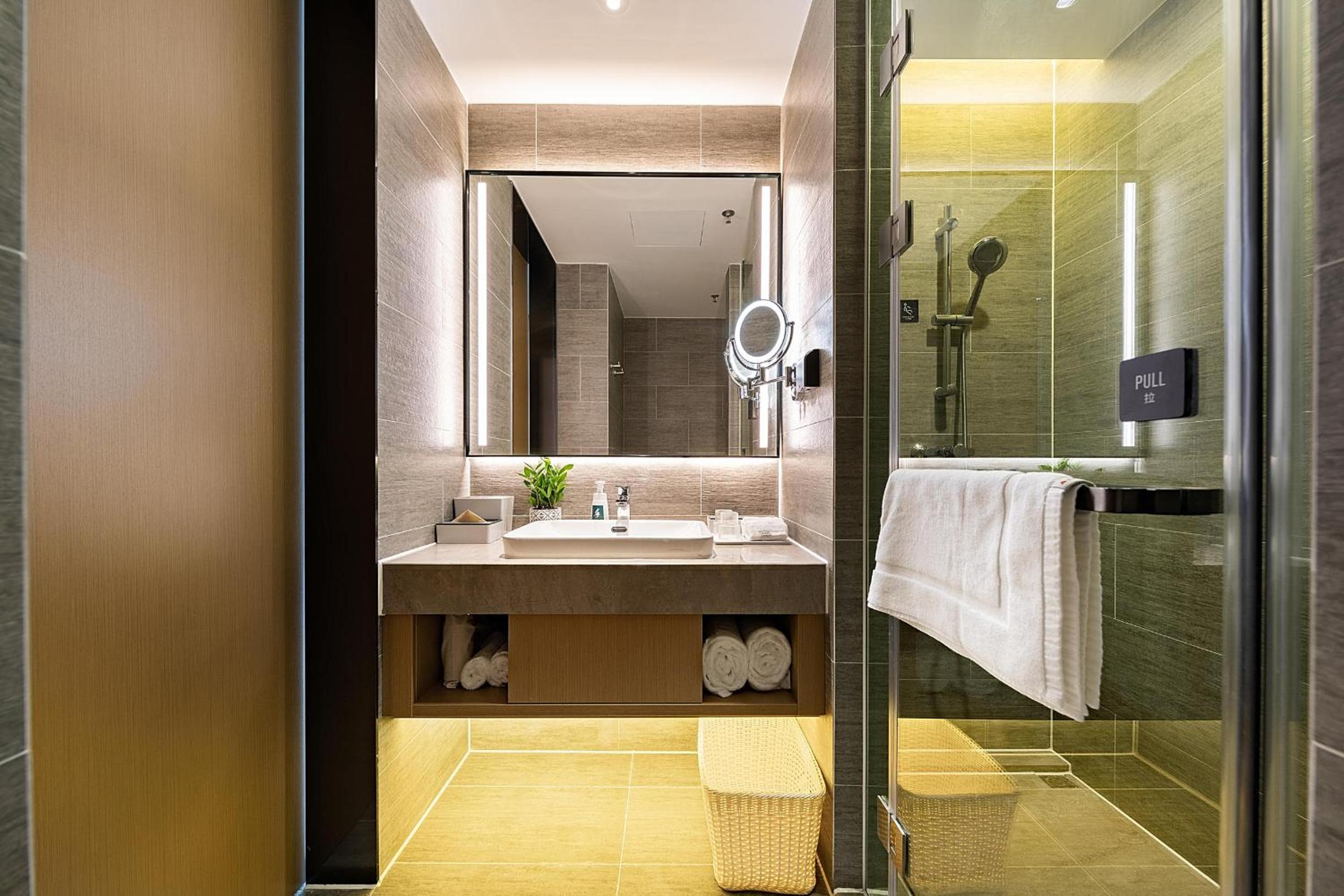 Atour Hotel Zhongshan Ancient Town Huayi Plaza