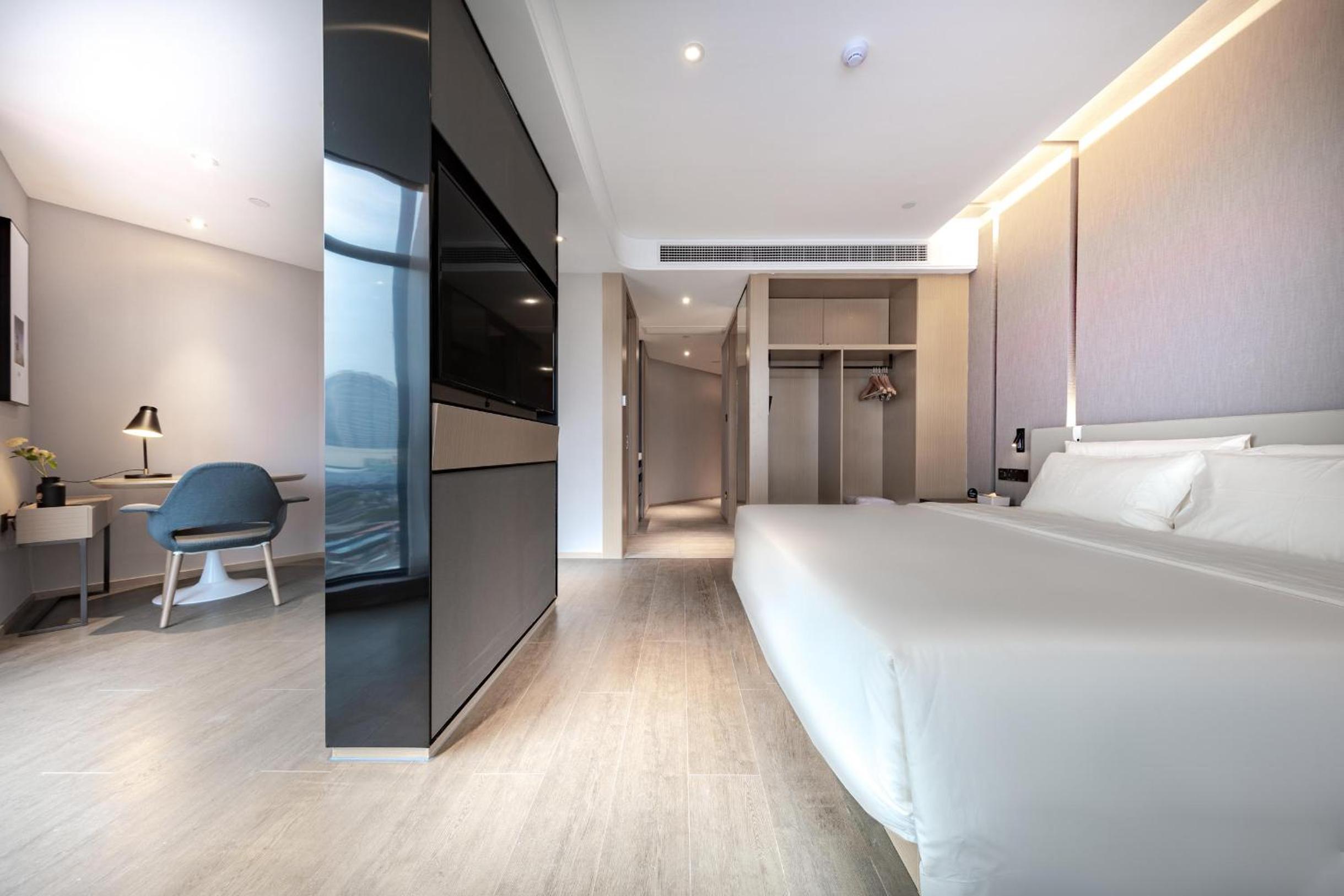 Atour Hotel Ningbo Yinzhou Wanda Mingzhouli