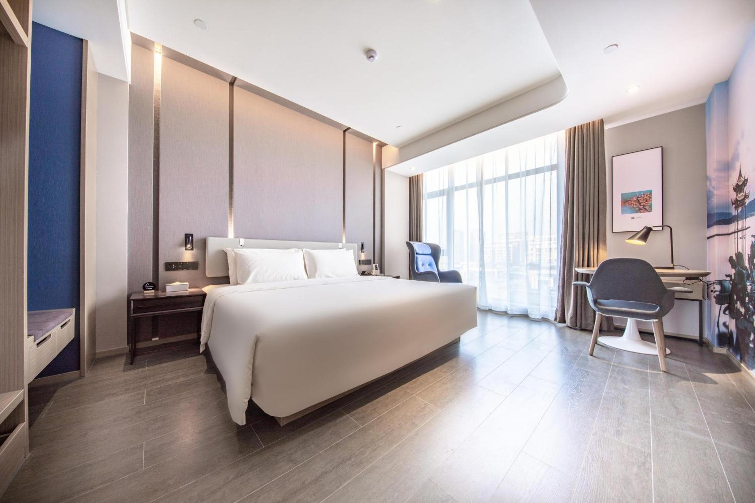 Atour Hotel Ningbo Yinzhou Wanda Mingzhouli