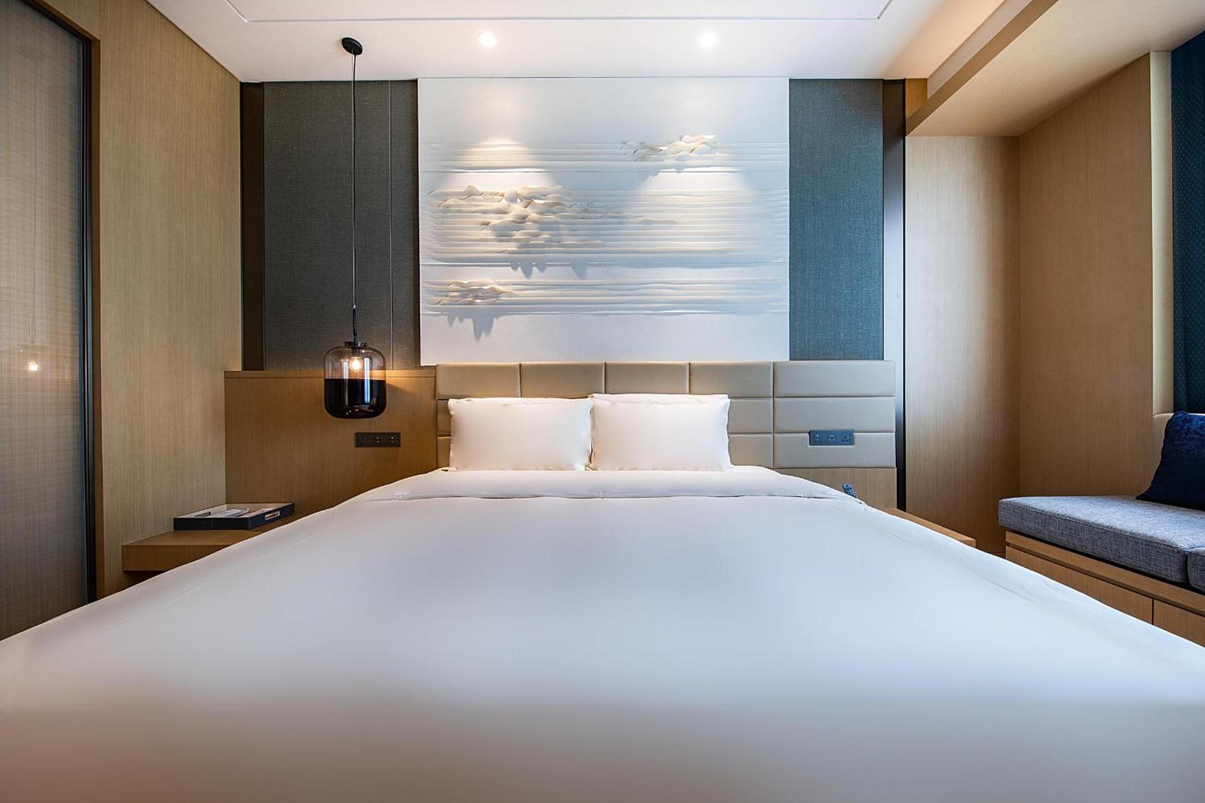 Atour Hotel Zhongshan Ancient Town Huayi Plaza