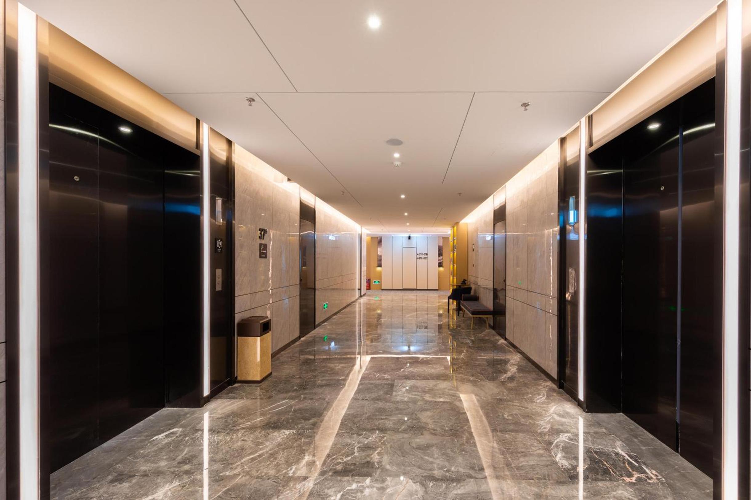 Atour Hotel Zhongshan Ancient Town Huayi Plaza