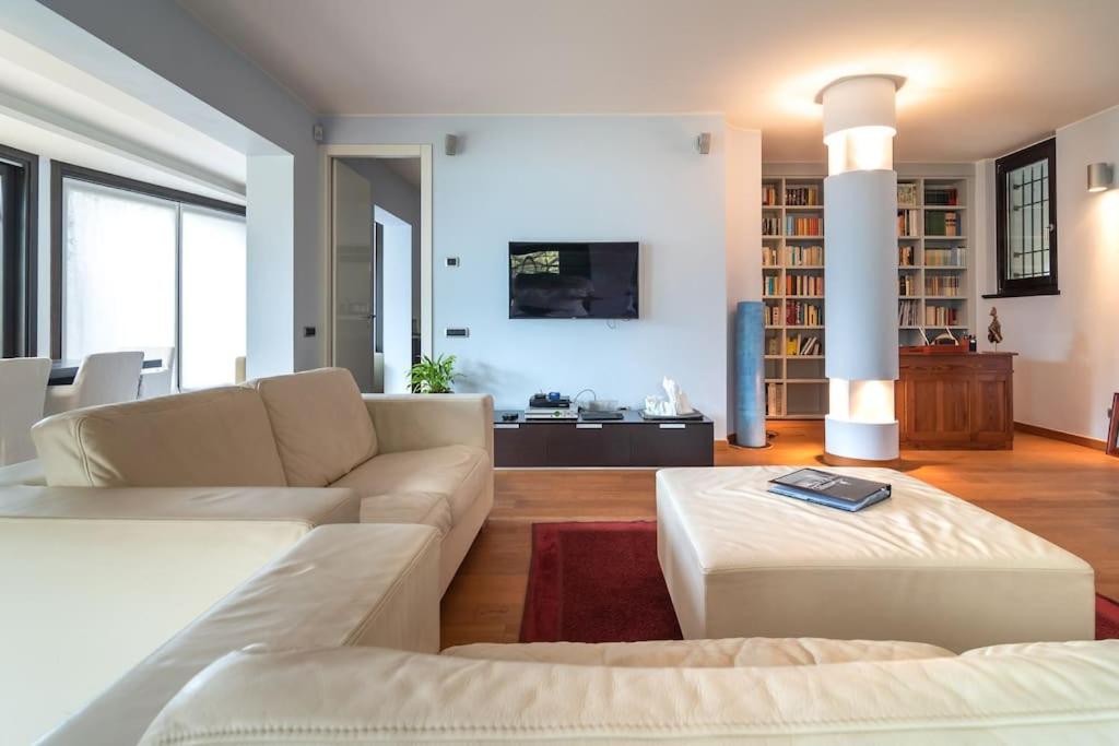 Lovely Cascina. Stunning Lake Views & Sun Deck view 5