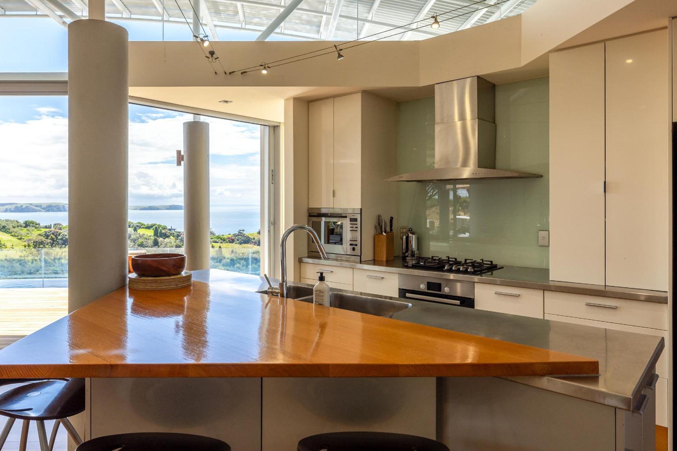 Nikau Estate, Oneroa - Be My Guest