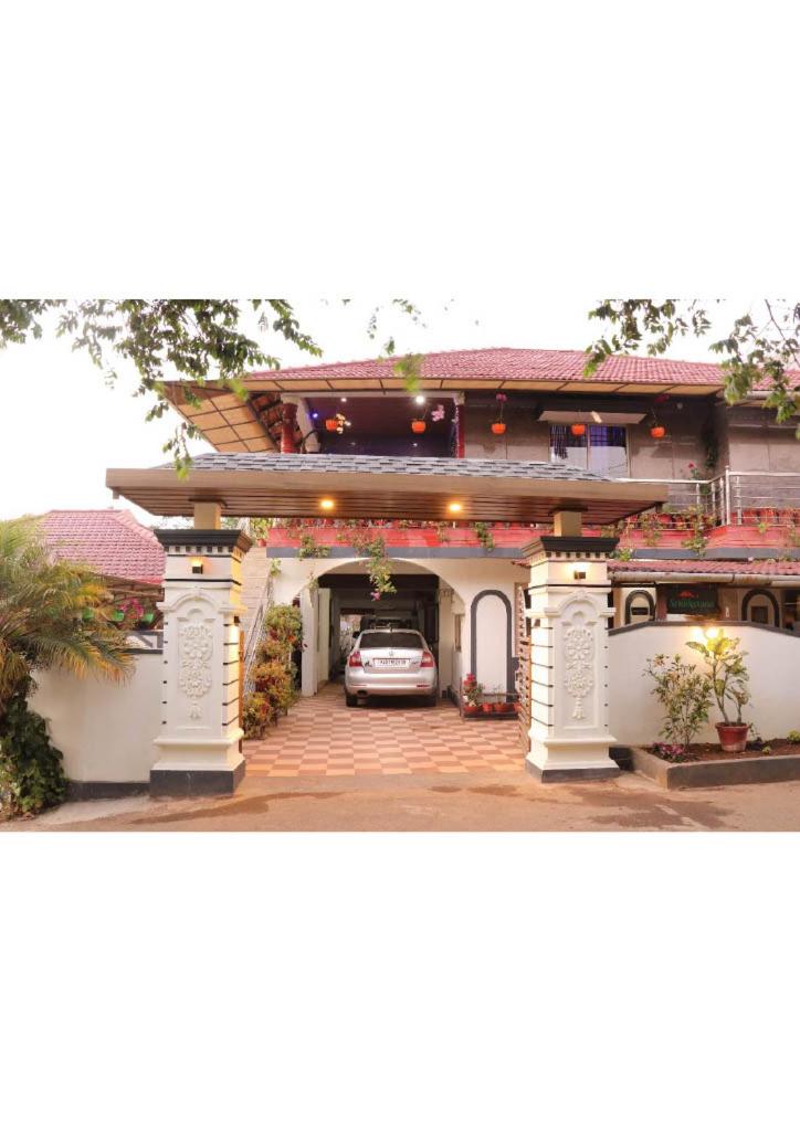 Sriniketana Homestay