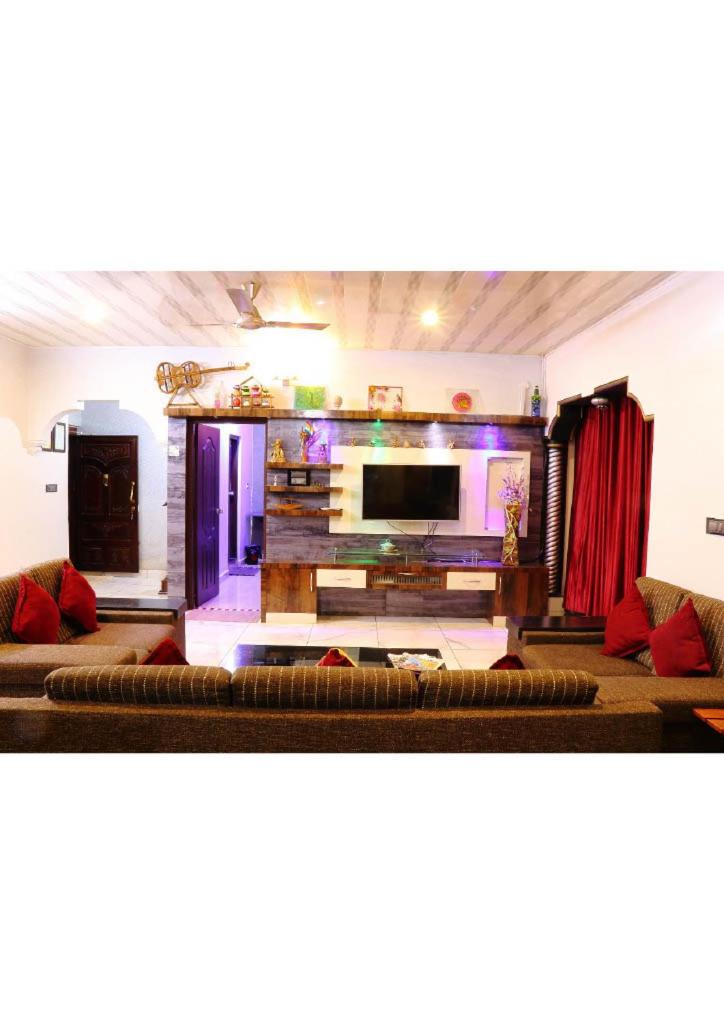 Sriniketana Homestay