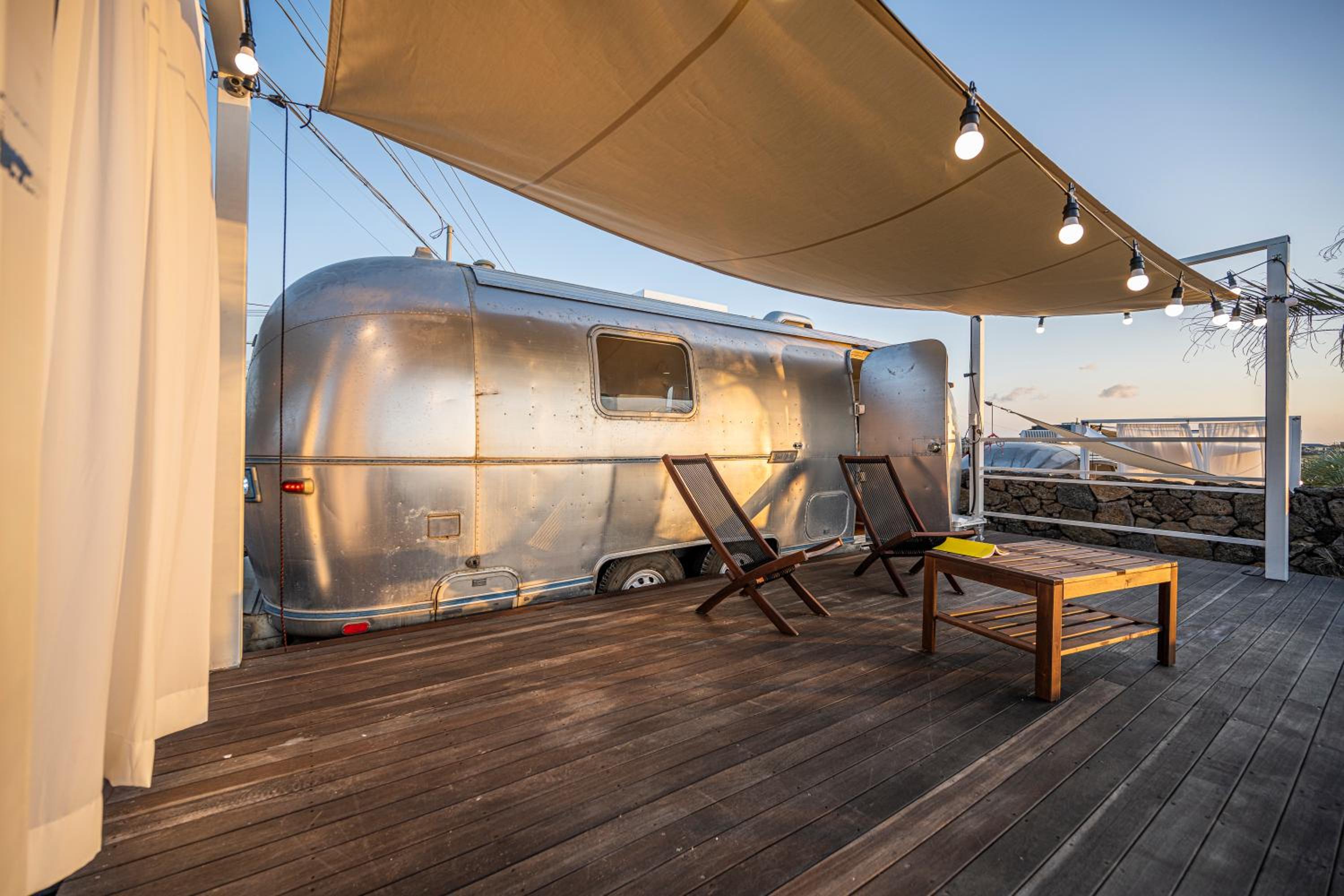 BeachBoys - Retro Caravan AirStream view 4