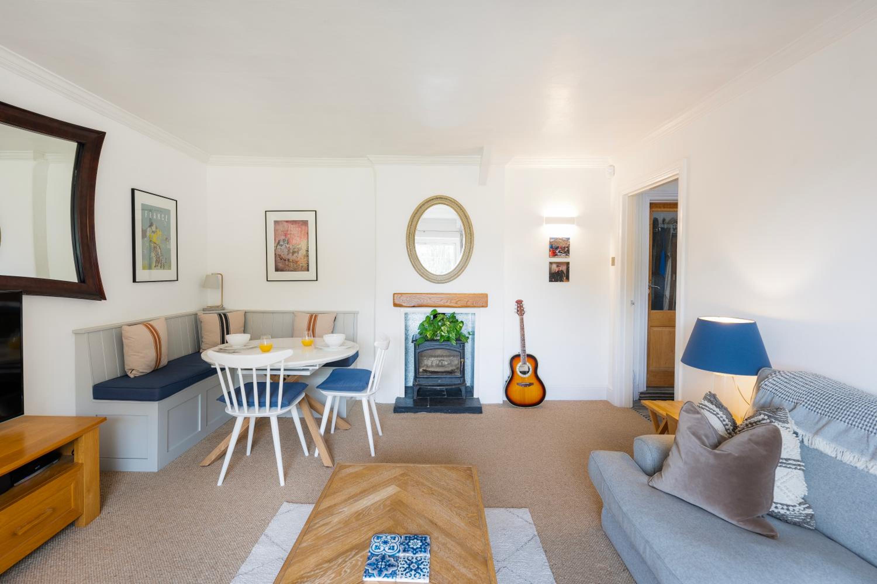 The Mews Flat, near Clifton Suspension Bridge with off-street parking