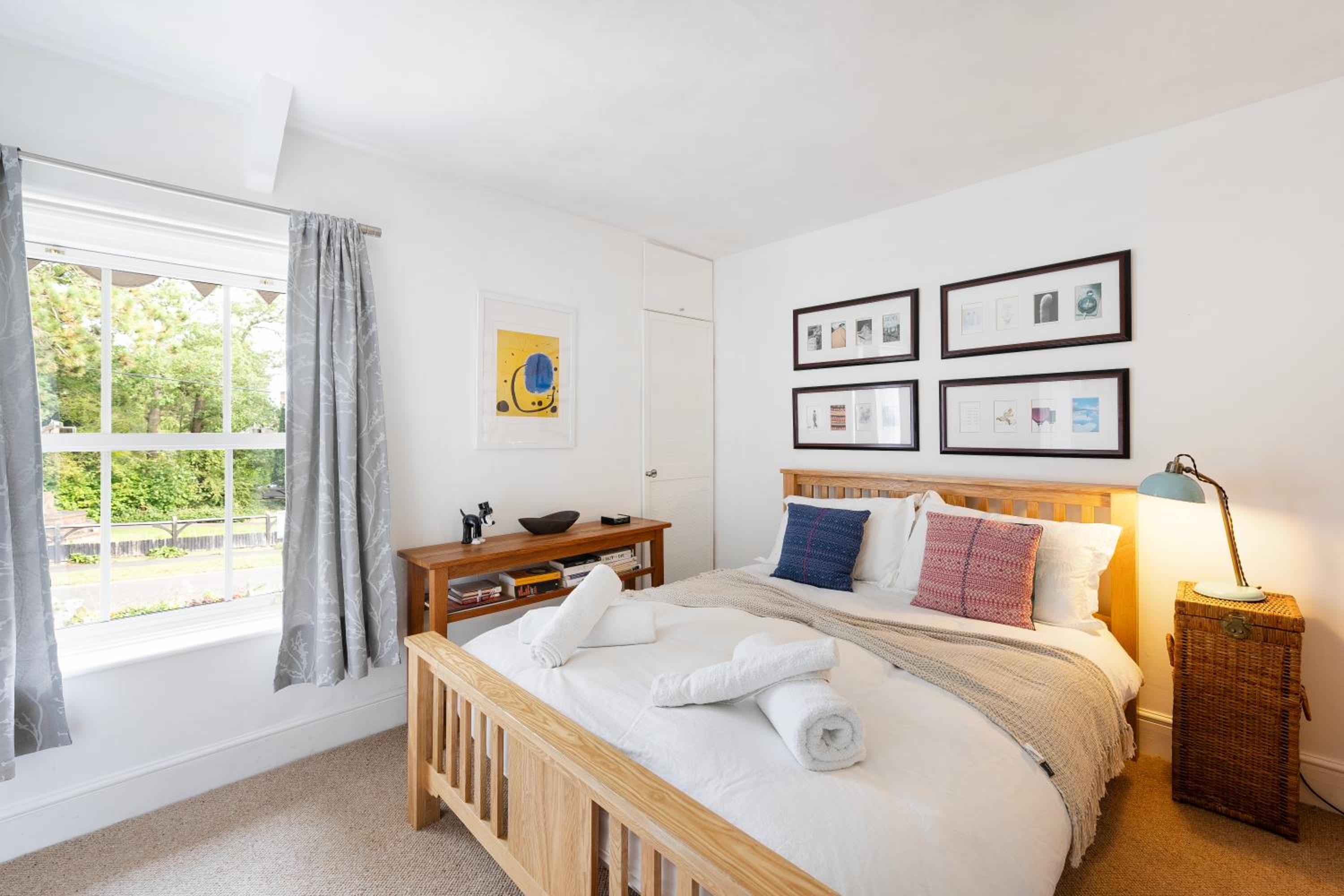 The Mews Flat, near Clifton Suspension Bridge with off-street parking