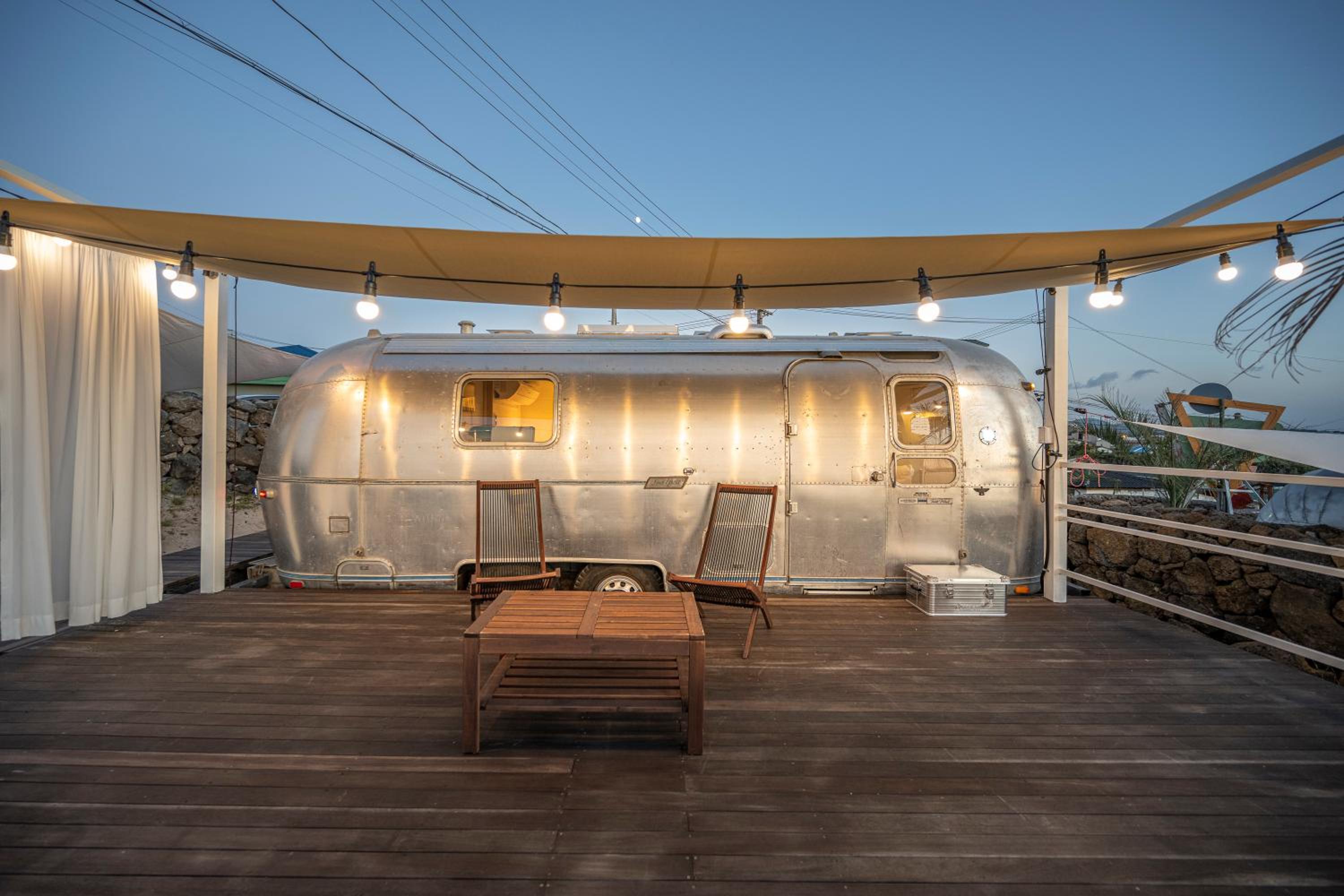 BeachBoys - Retro Caravan AirStream view 3