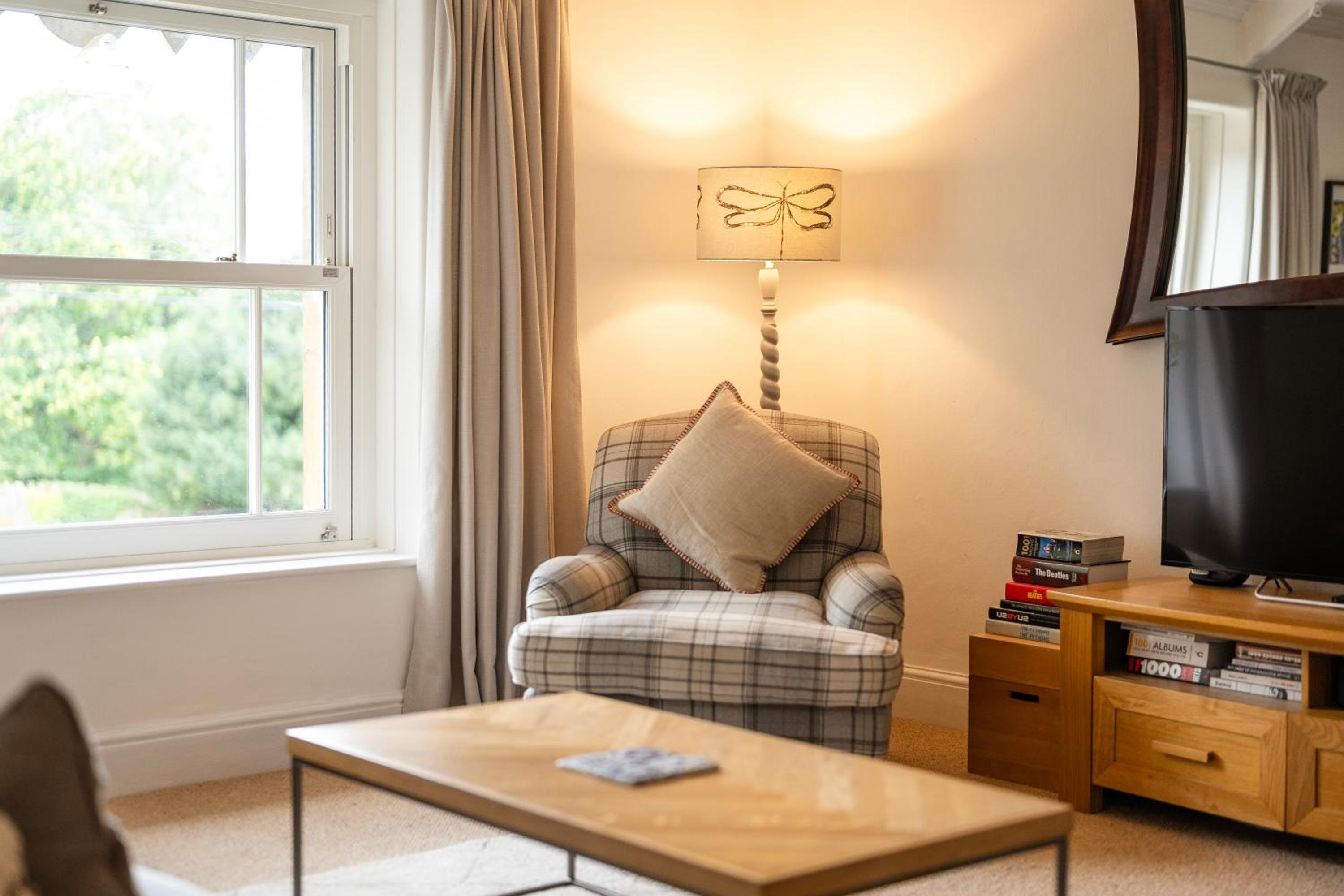 The Mews Flat, near Clifton Suspension Bridge with off-street parking