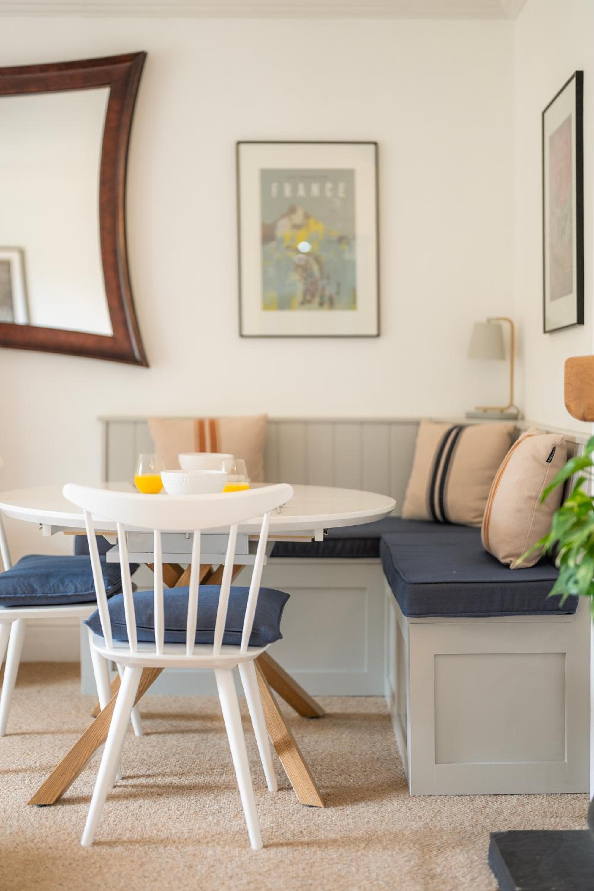 The Mews Flat, near Clifton Suspension Bridge with off-street parking