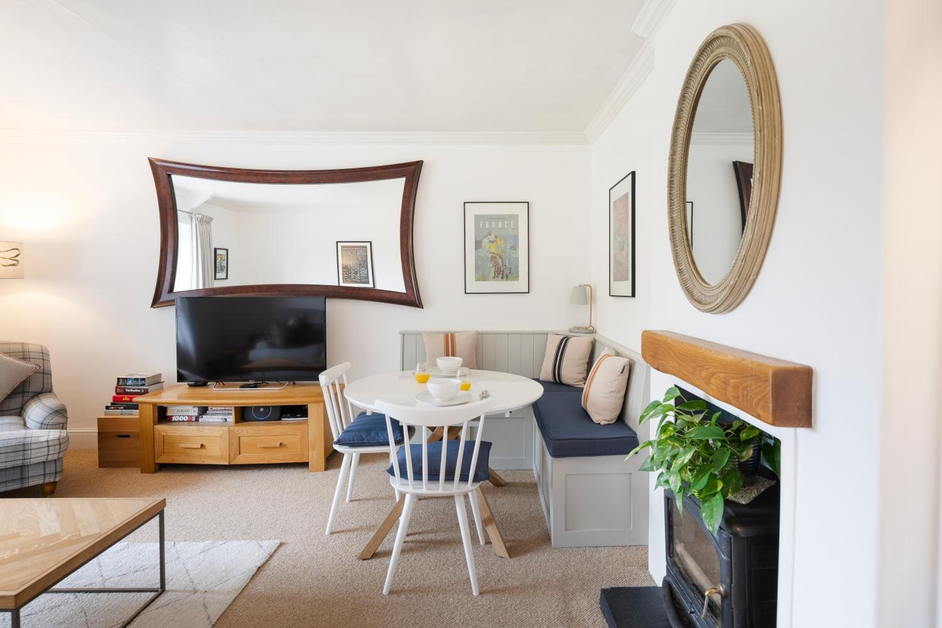 The Mews Flat, near Clifton Suspension Bridge with off-street parking