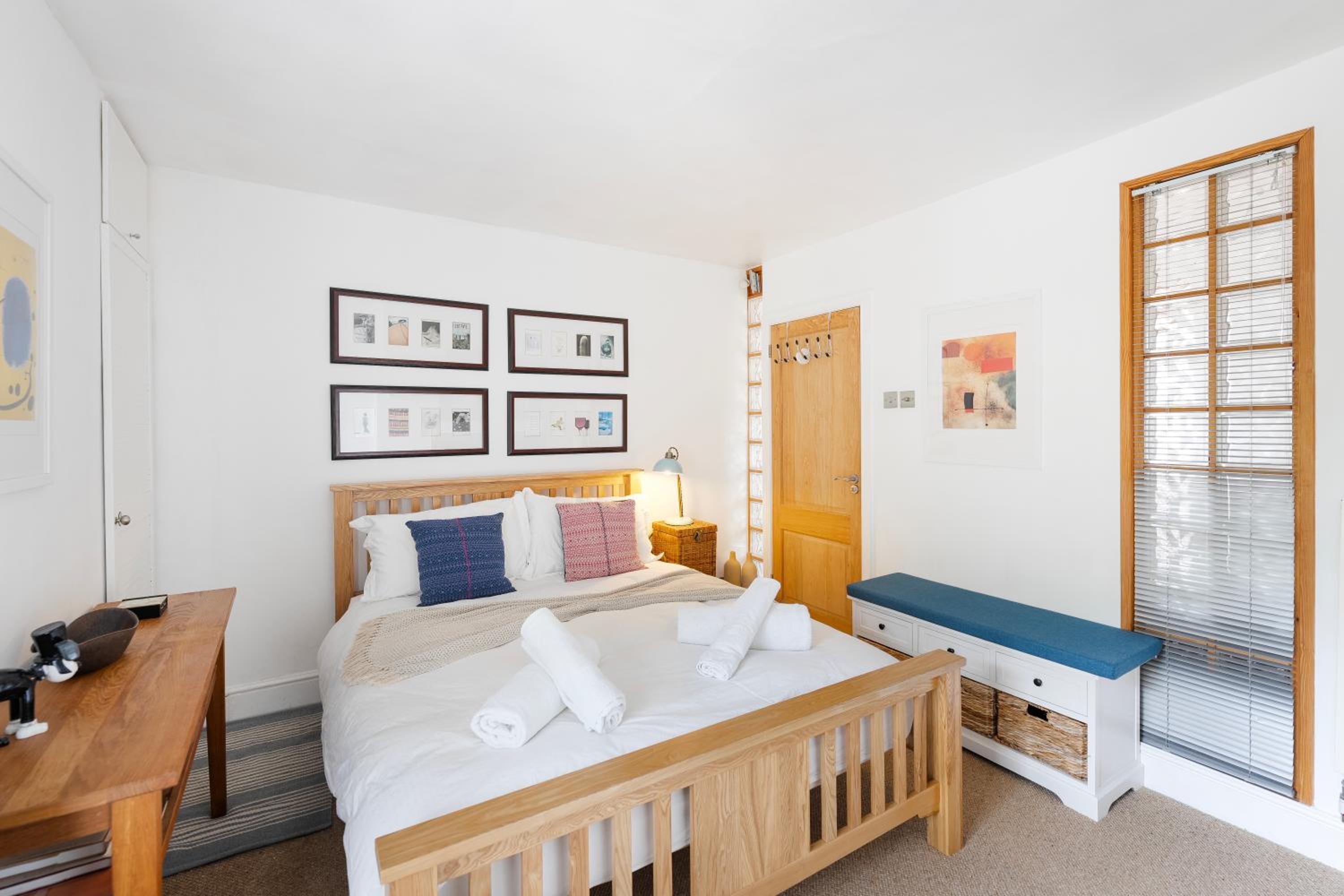 The Mews Flat, near Clifton Suspension Bridge with off-street parking