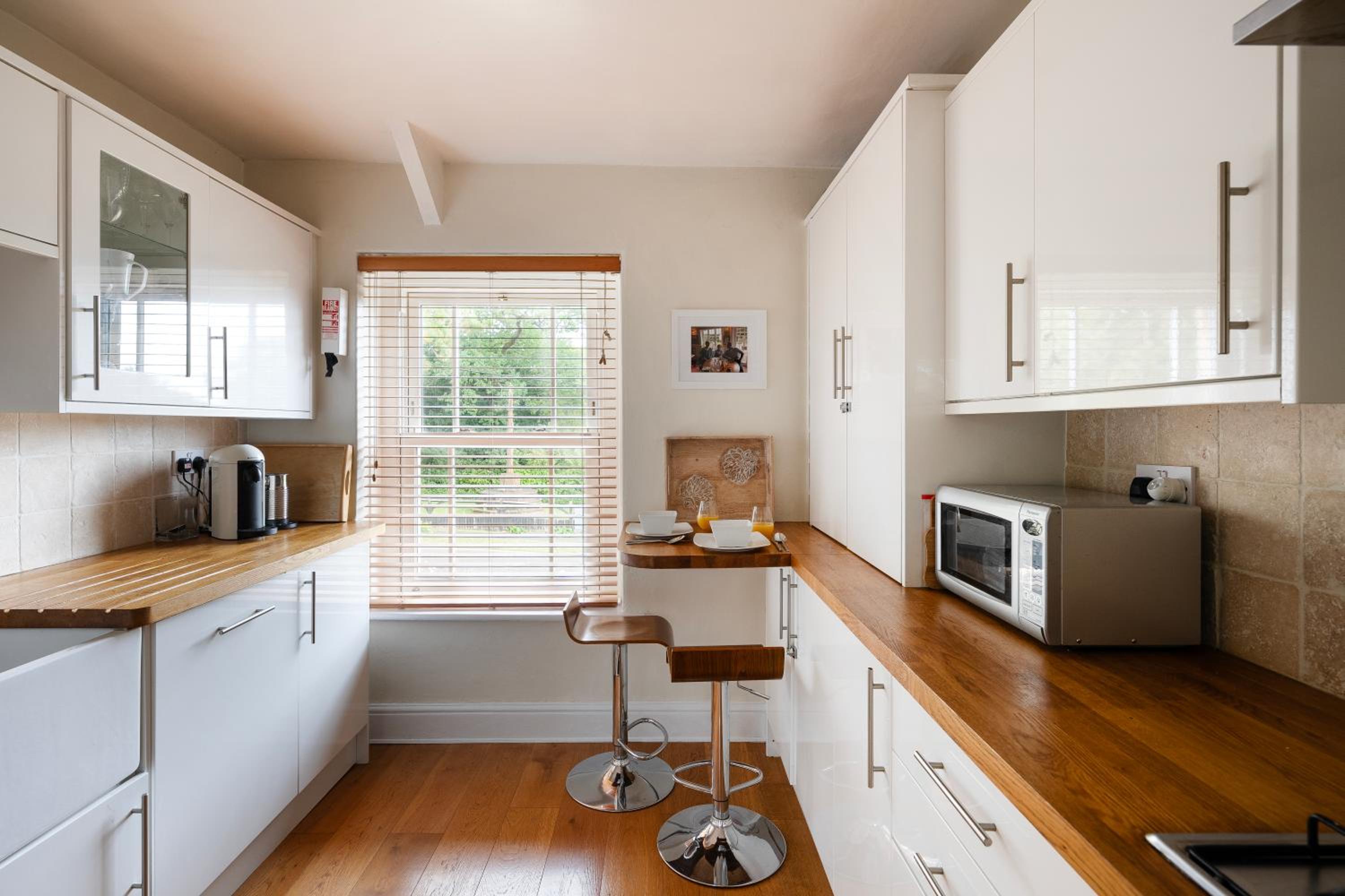 The Mews Flat, near Clifton Suspension Bridge with off-street parking