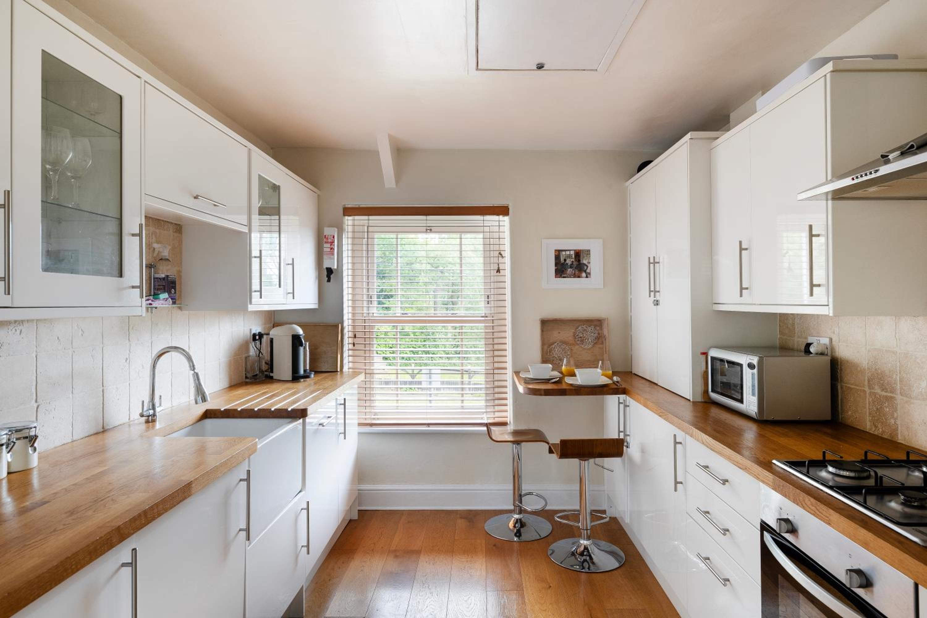 The Mews Flat, near Clifton Suspension Bridge with off-street parking
