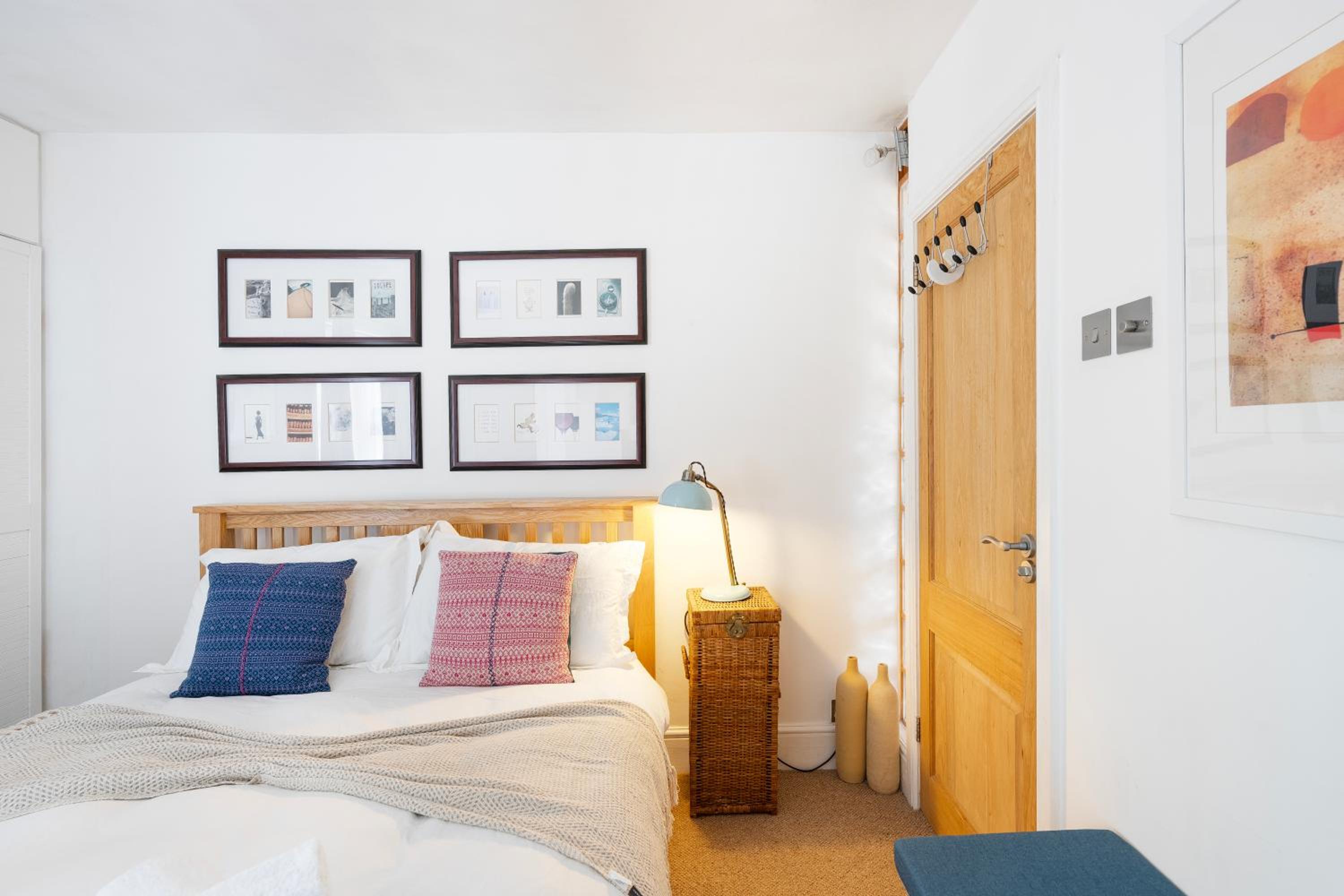 The Mews Flat, near Clifton Suspension Bridge with off-street parking