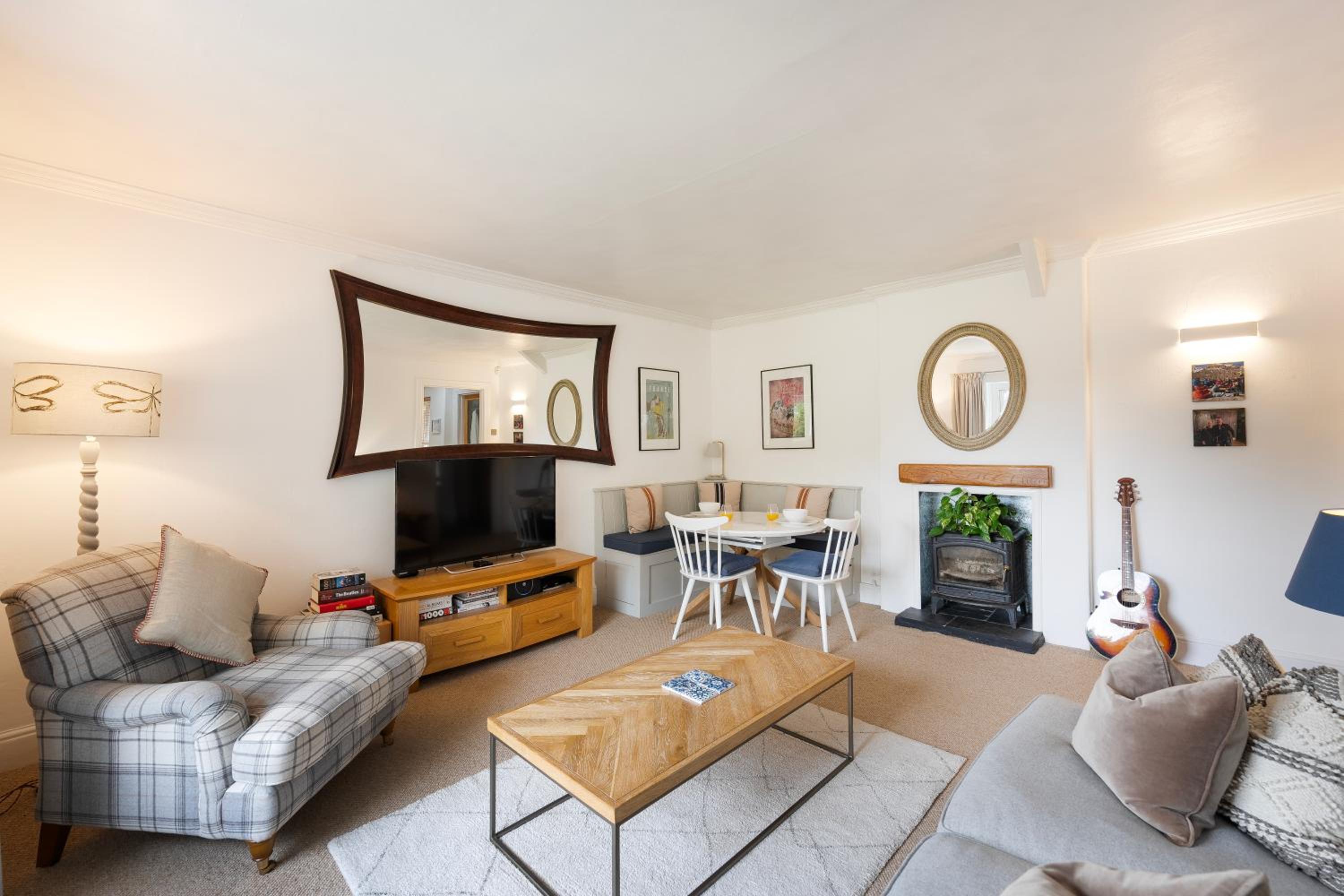 The Mews Flat, near Clifton Suspension Bridge with off-street parking