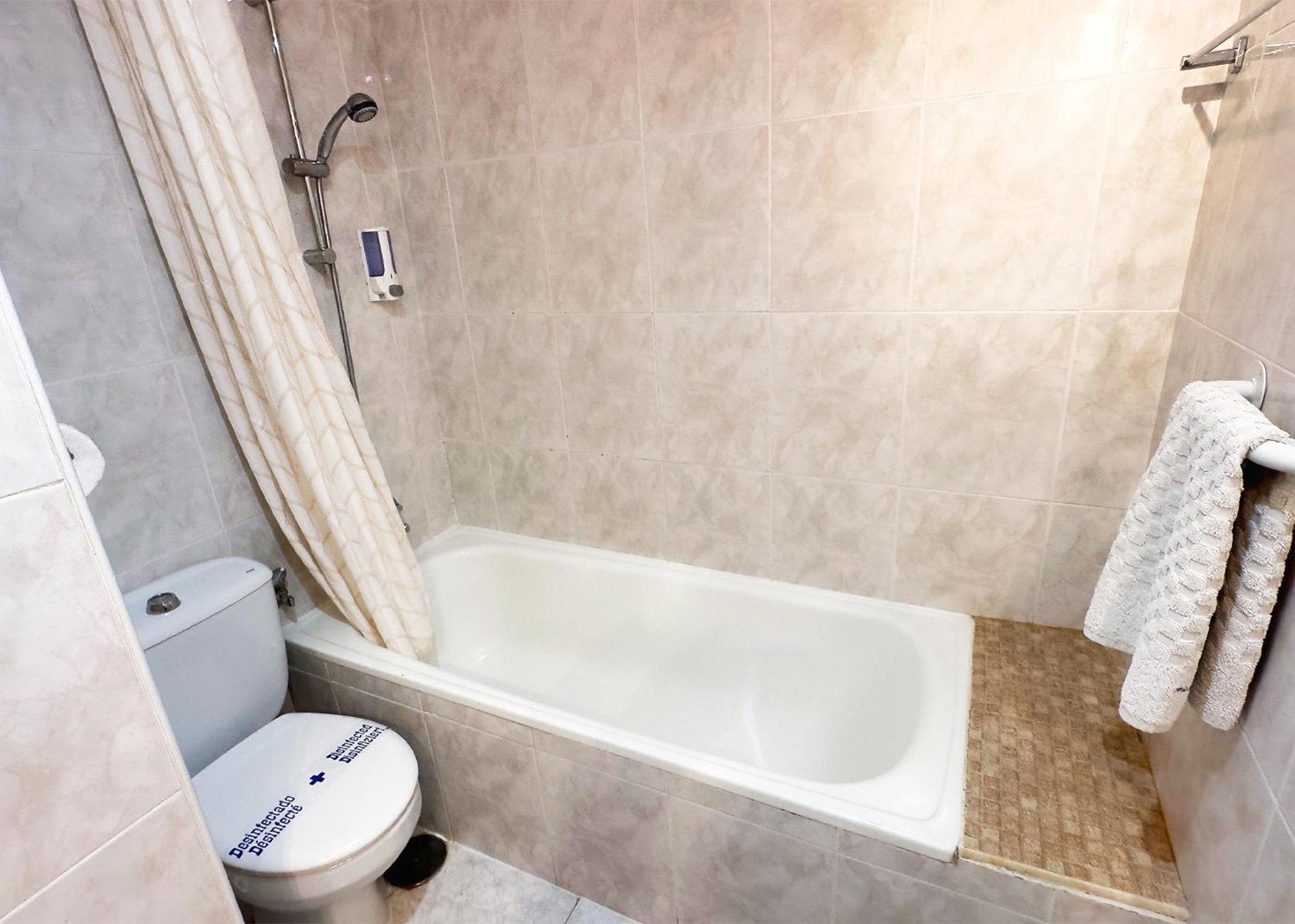 Marbella Vacations - Skol 439 Spacious and Refurbished Apartment with Sea Views - Property Image 15