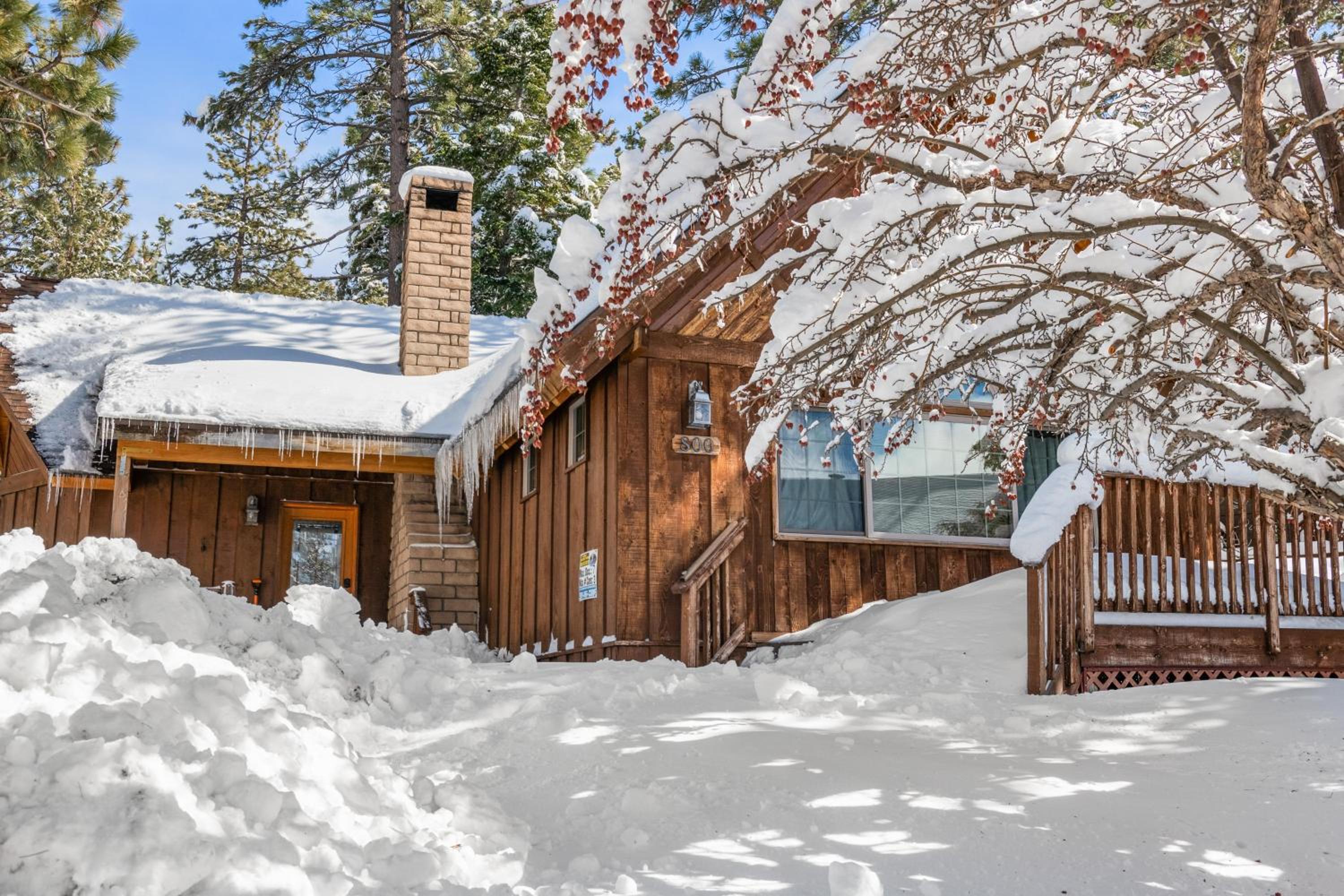 Aggie's Ski Den - Close to Lake, Walk to Slopes view 5