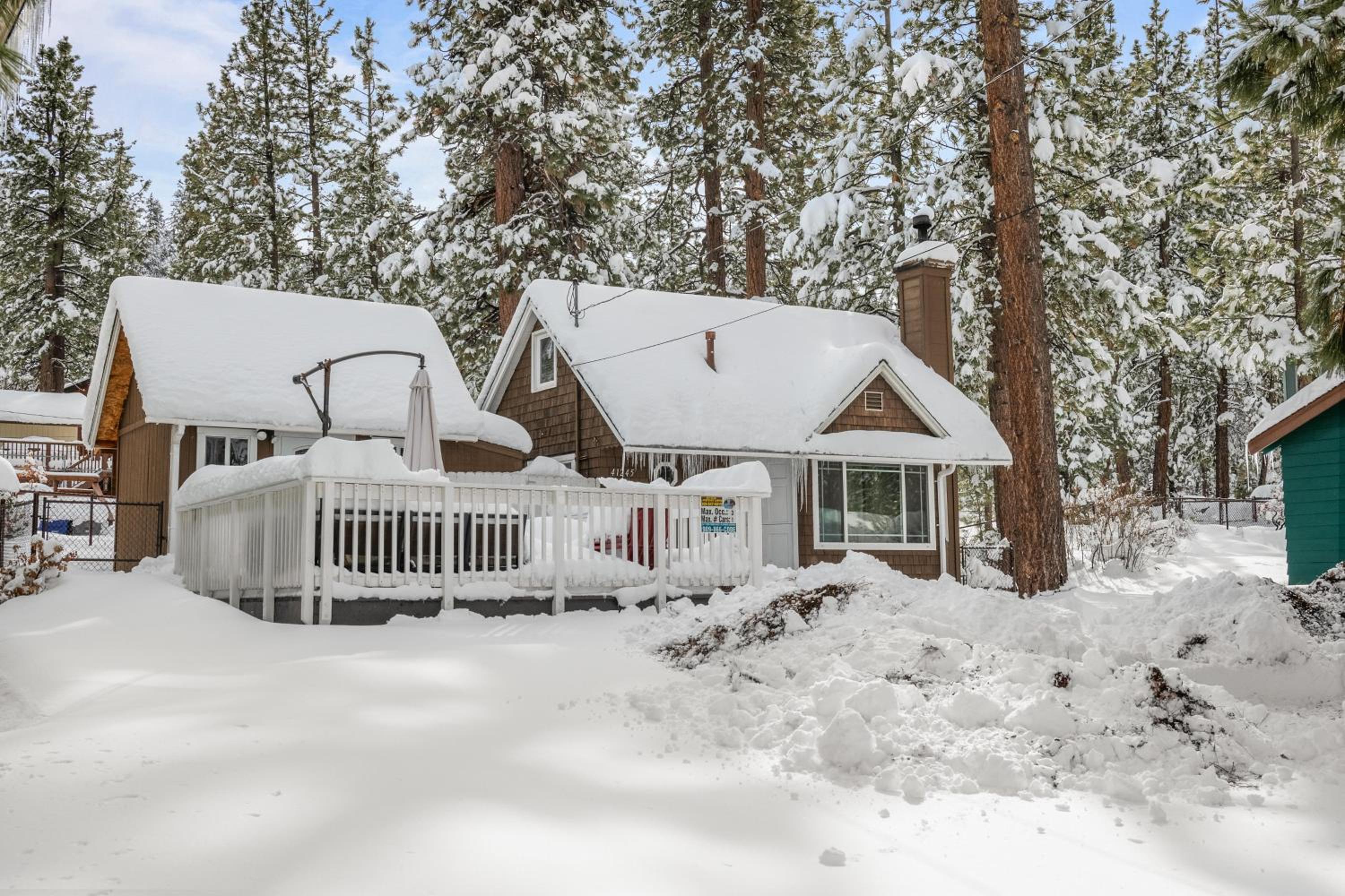 Slopeside Chalet - Close to Lake and Slopes view 5