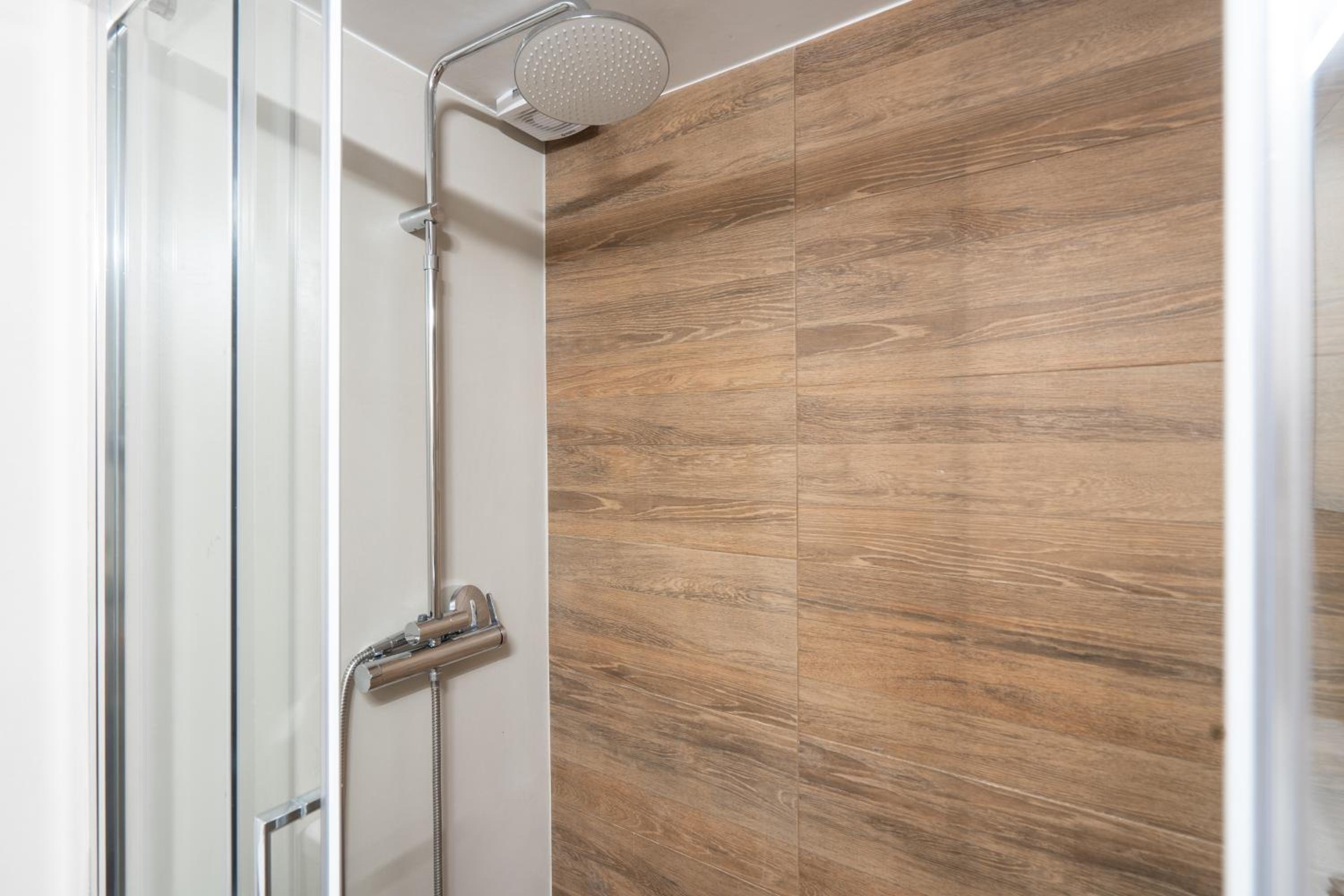 Elegant & Fresh Apartment in Hip Pagrati, Athens