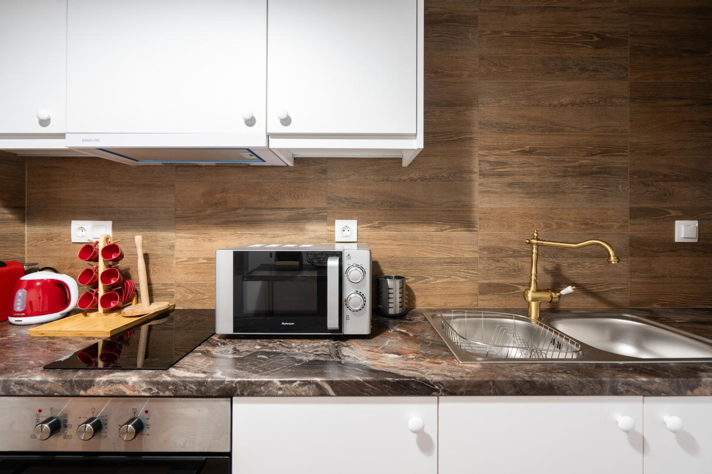 Elegant & Fresh Apartment in Hip Pagrati, Athens