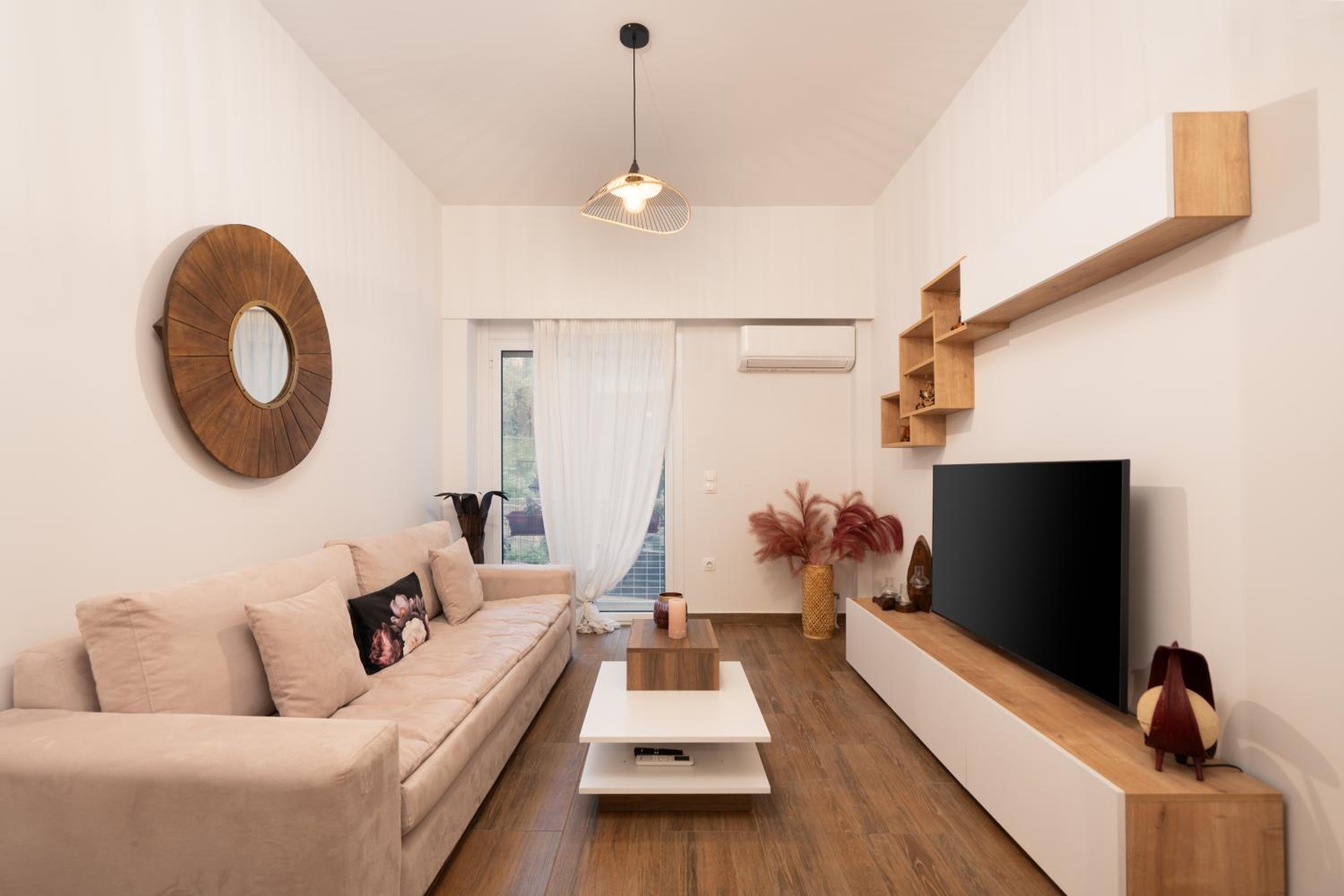 Elegant & Fresh Apartment in Hip Pagrati, Athens