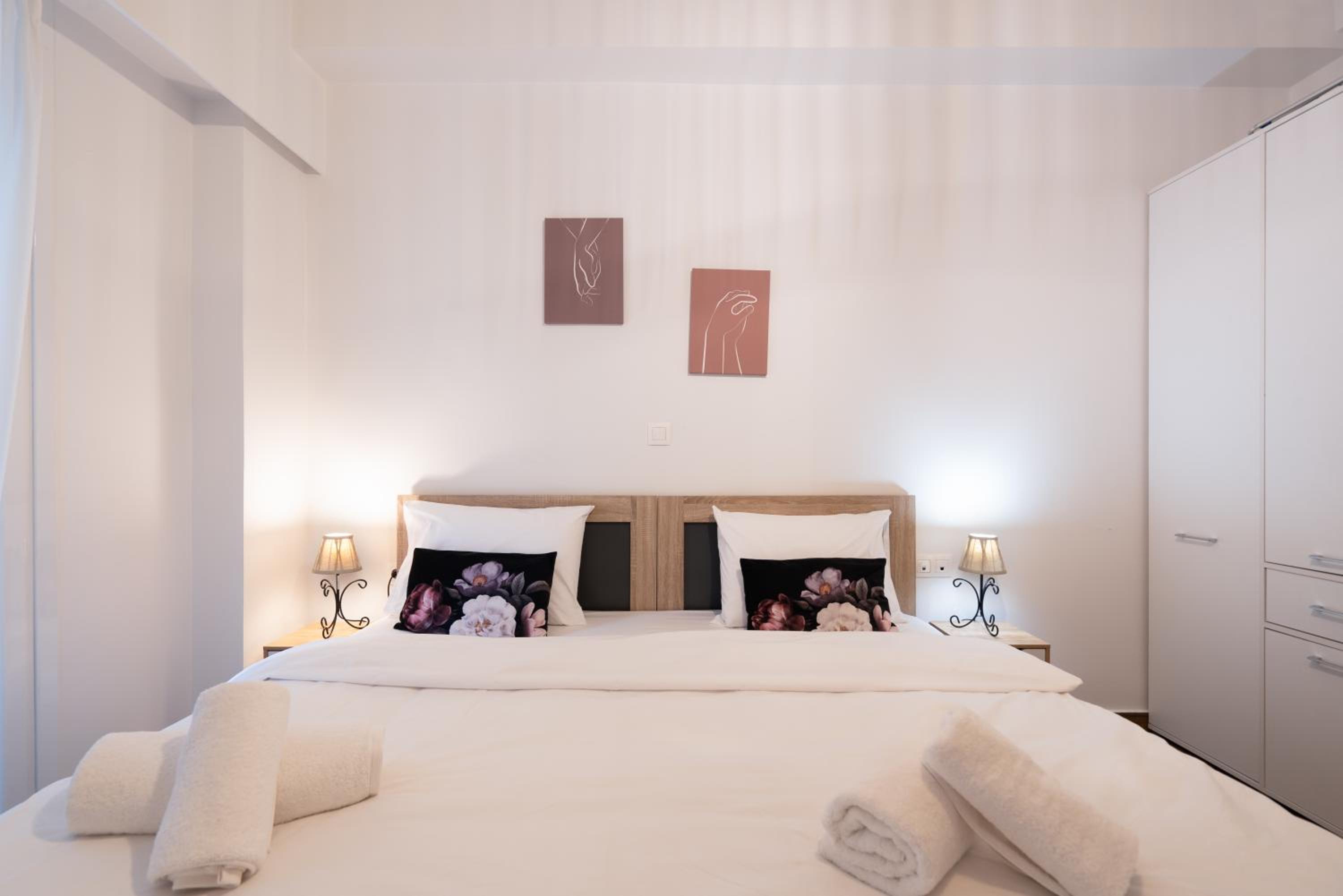 Elegant & Fresh Apartment in Hip Pagrati, Athens