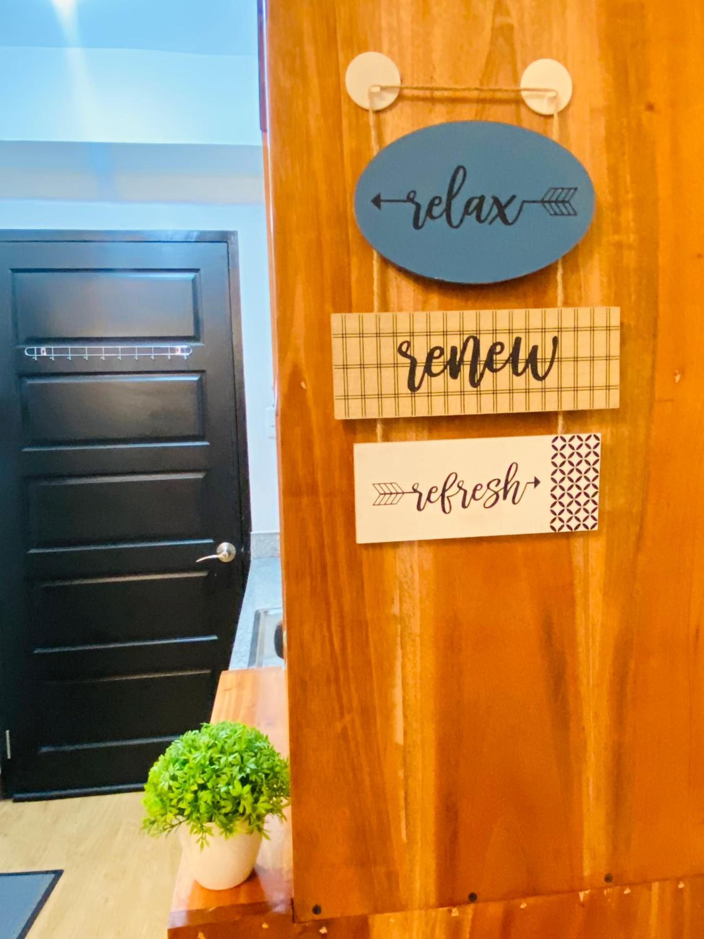 Staycation with Ocean View+Near Malls+Free Pool+Wifi+Netflix view 4