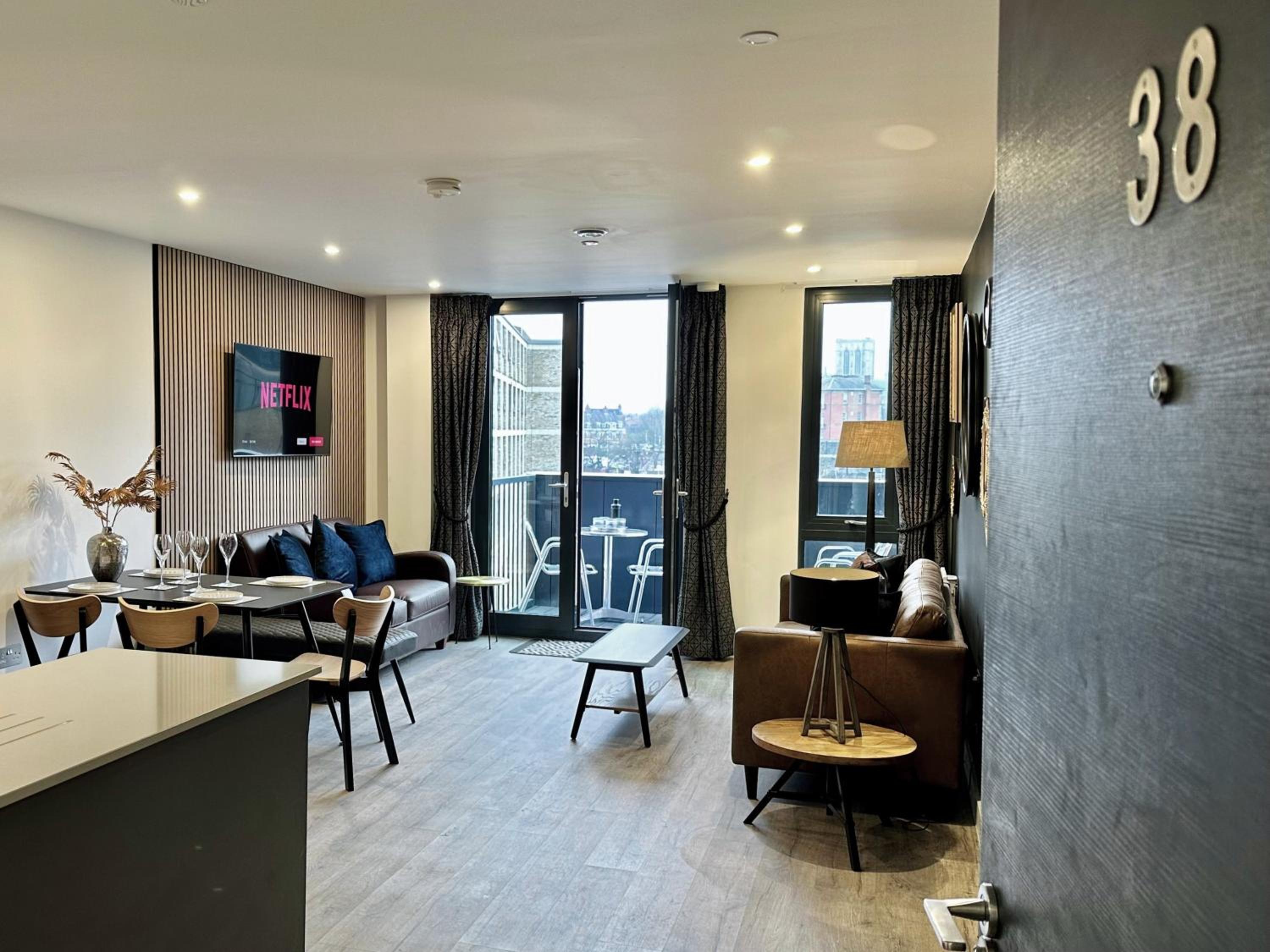 Apartment 38 with Minster Views, Parking and Gym