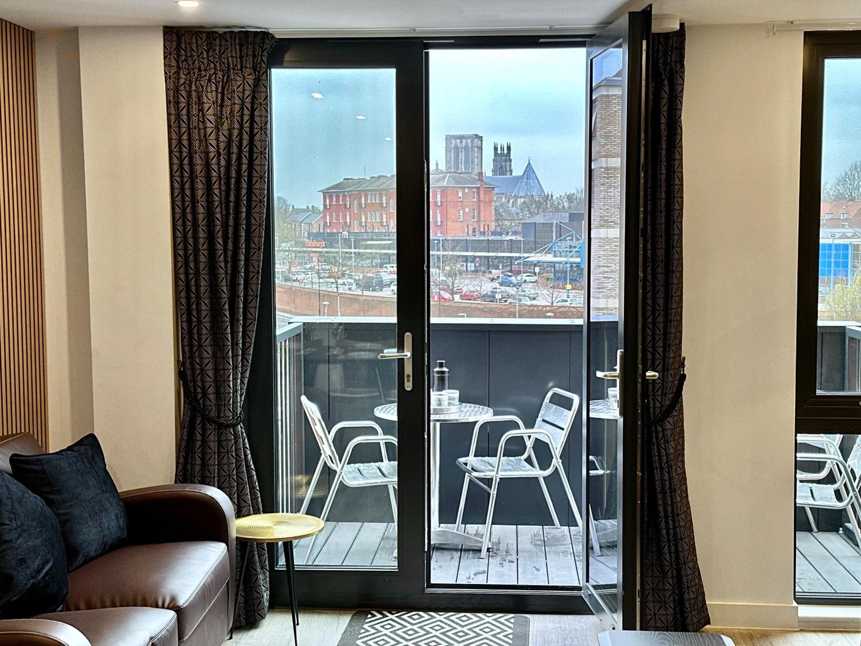 Apartment 38 with Minster Views, Parking and Gym