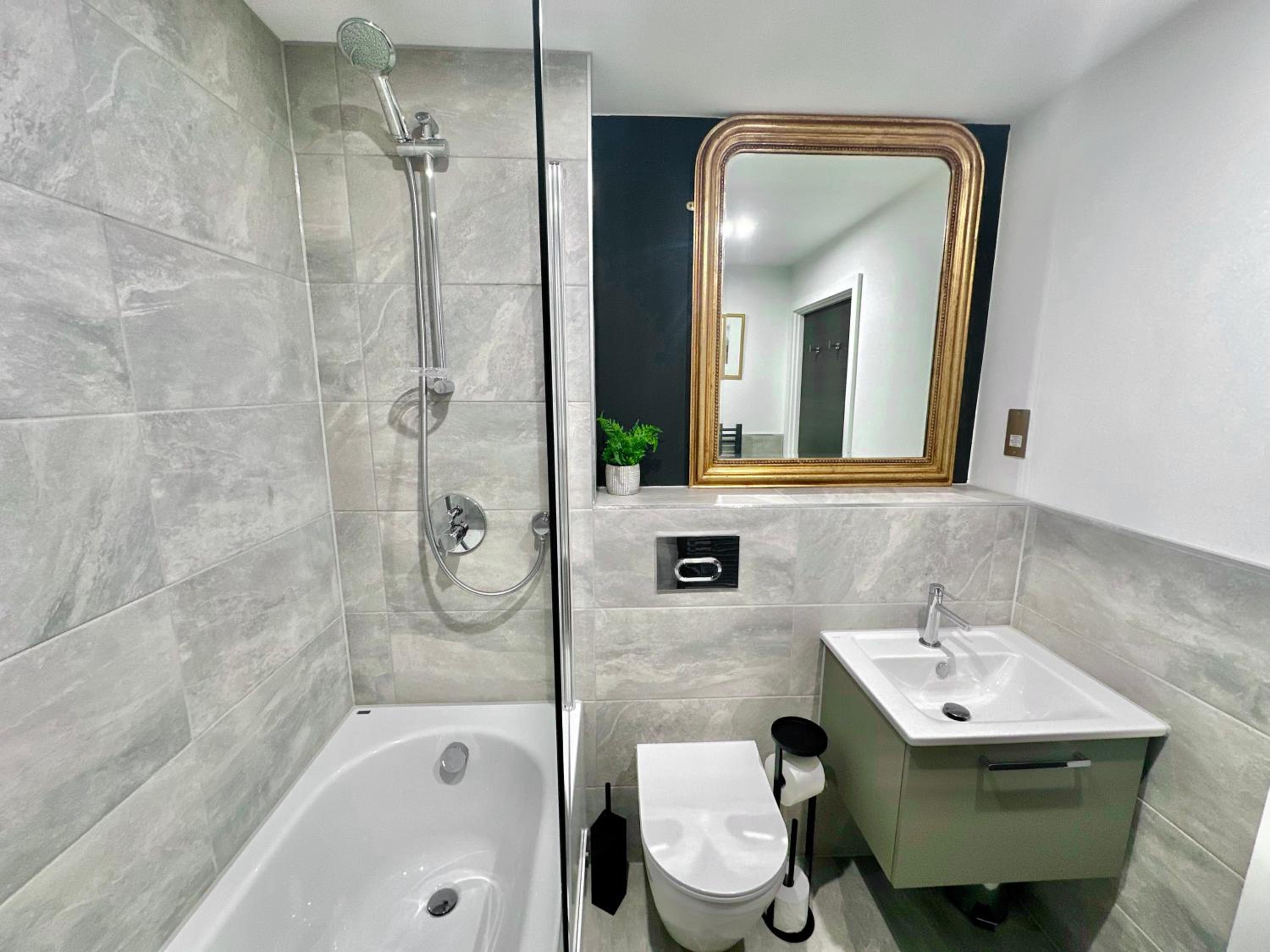 Apartment 38 with Minster Views, Parking and Gym