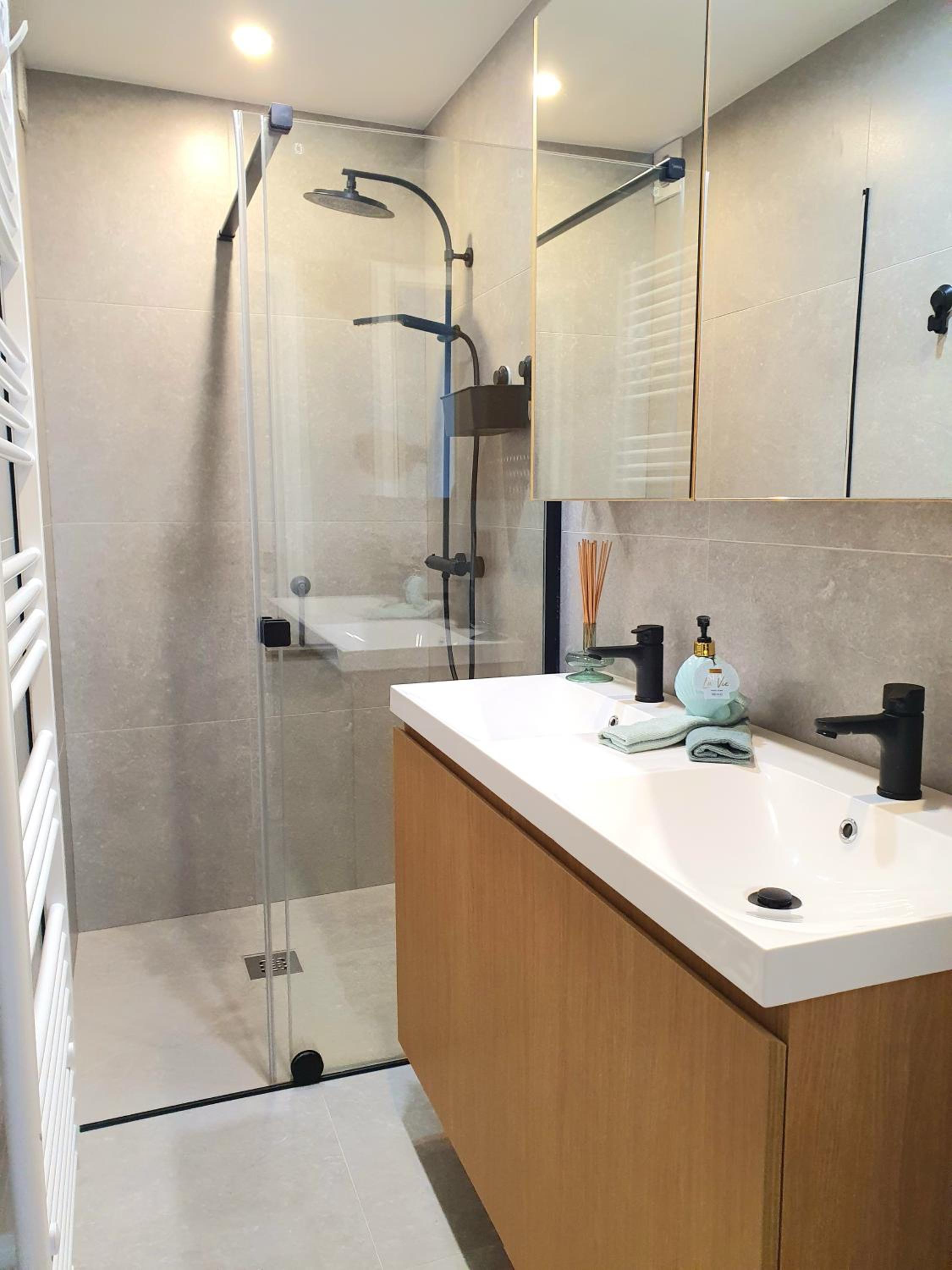 Skaai Five - Newly Renovated 2 Bedrooms Apartment